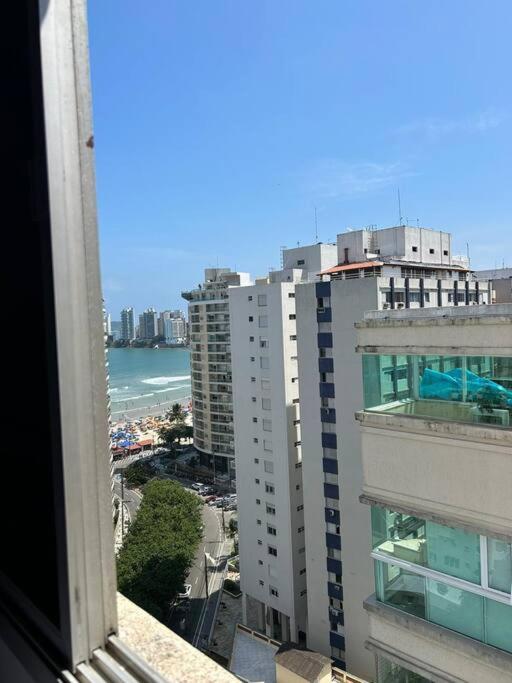 Excelente apto a 100 mts do mar