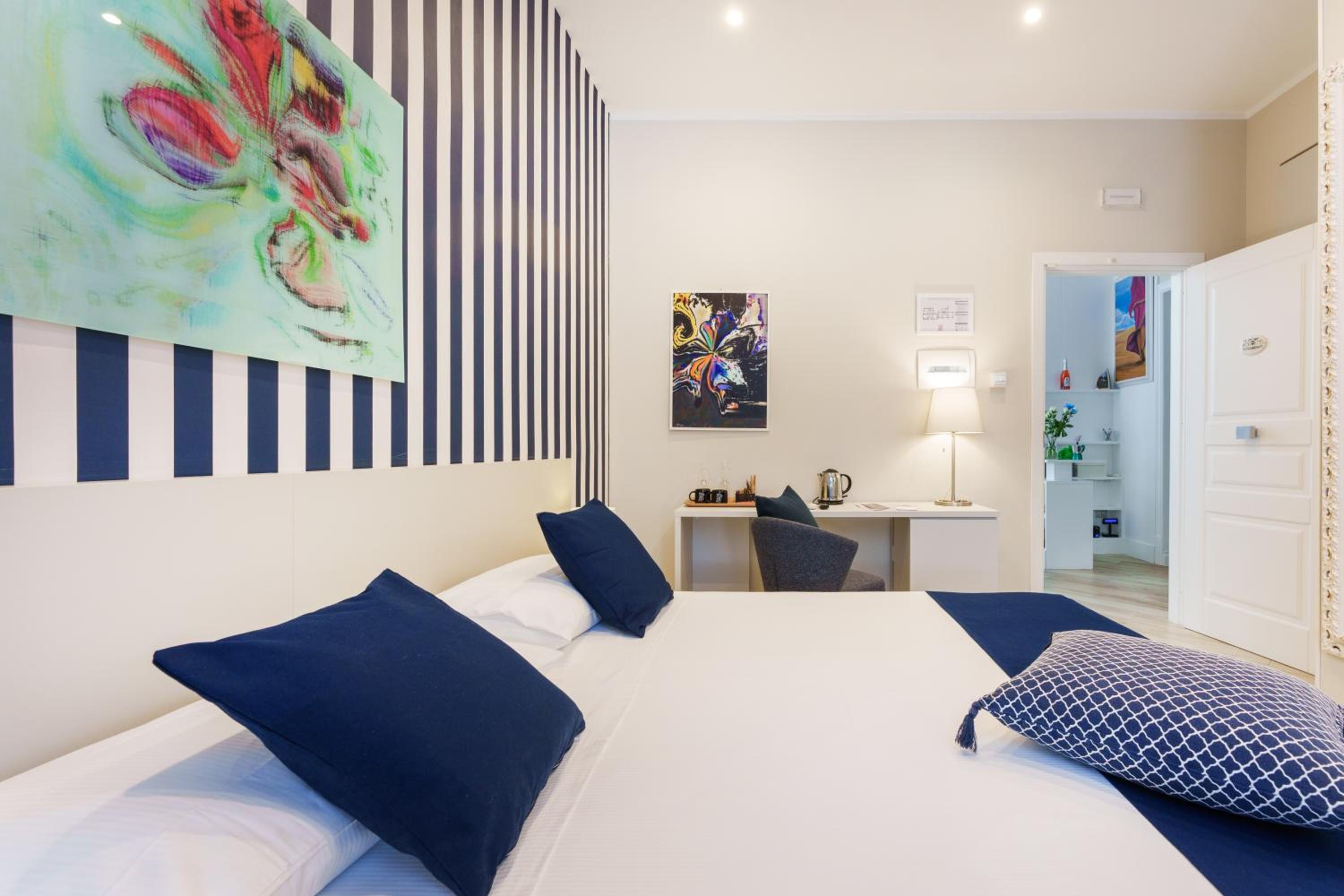 It's Room Naples