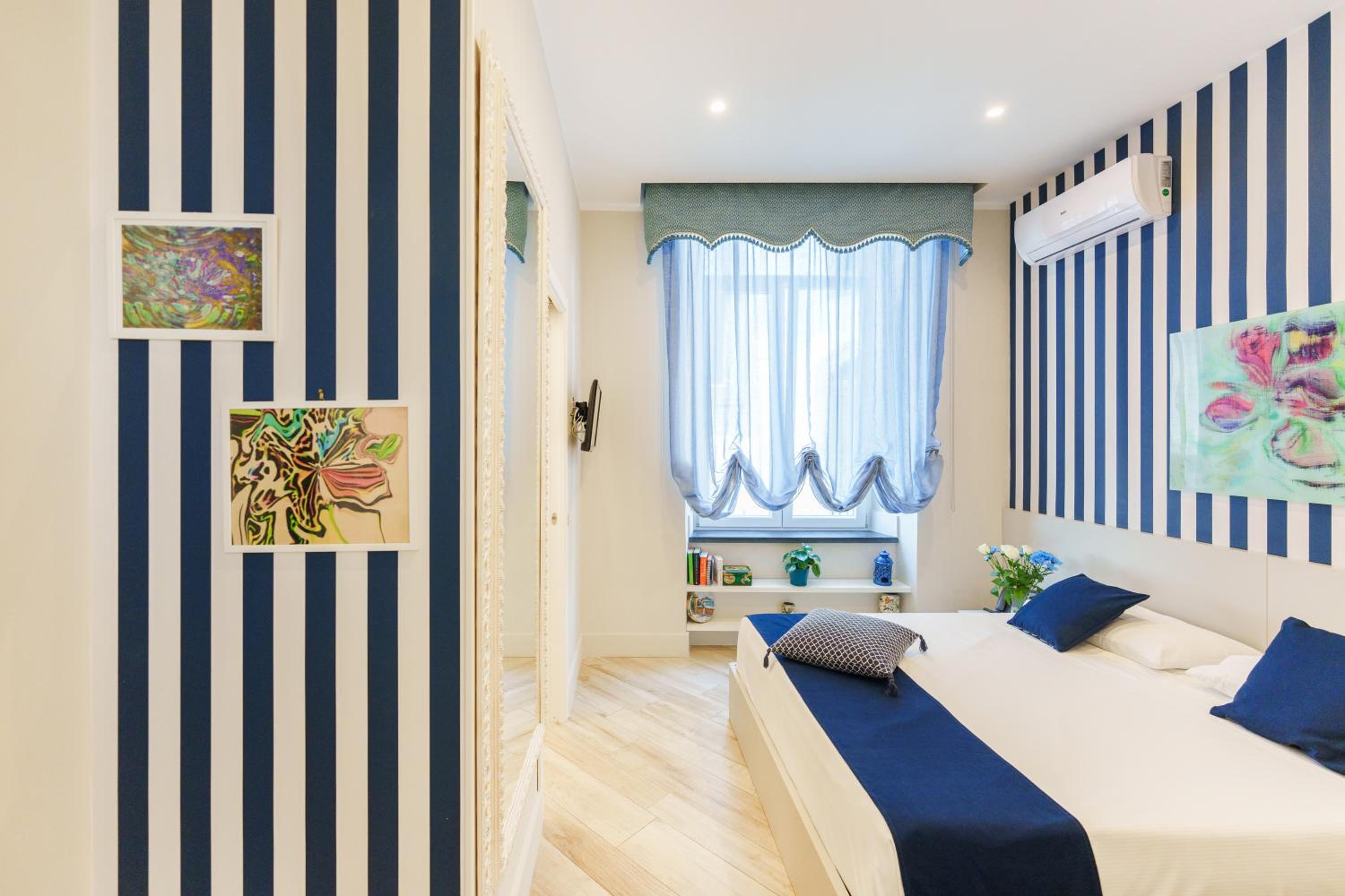 It's Room Naples