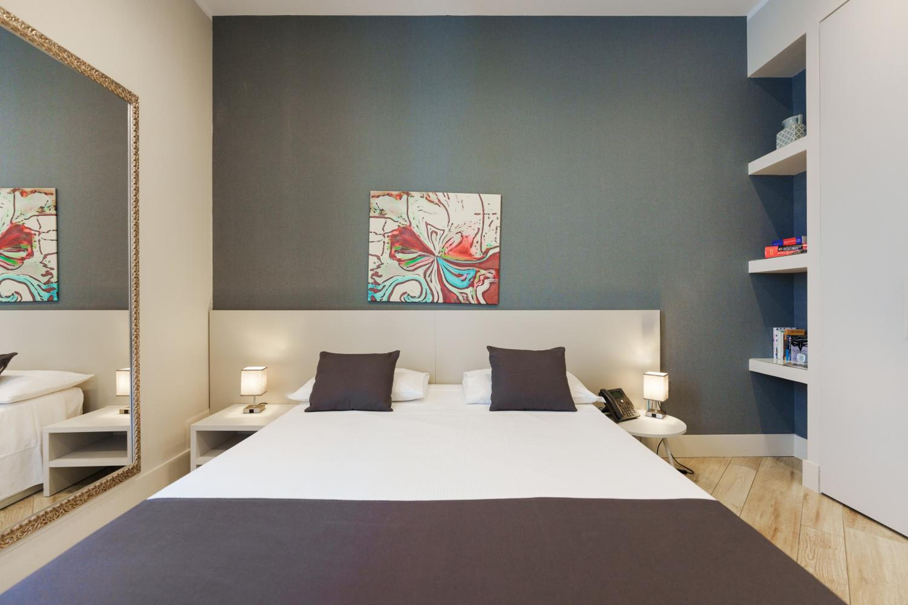 It's Room Naples