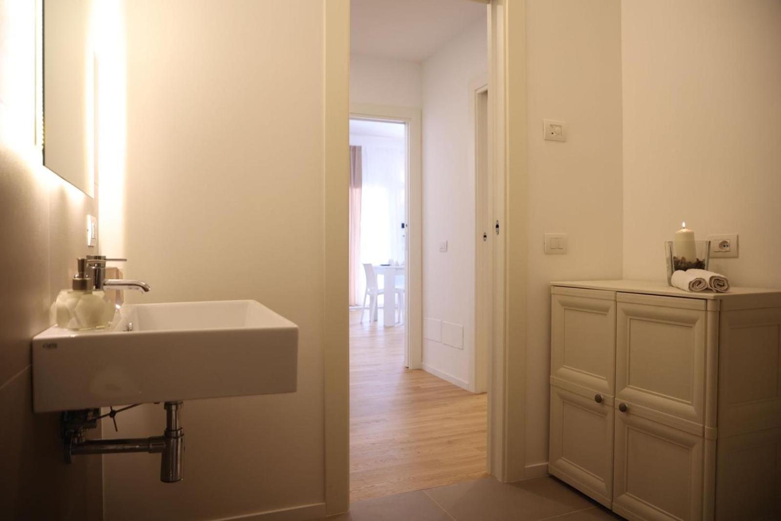 Domus Levante Apartment en Bari — bathroom