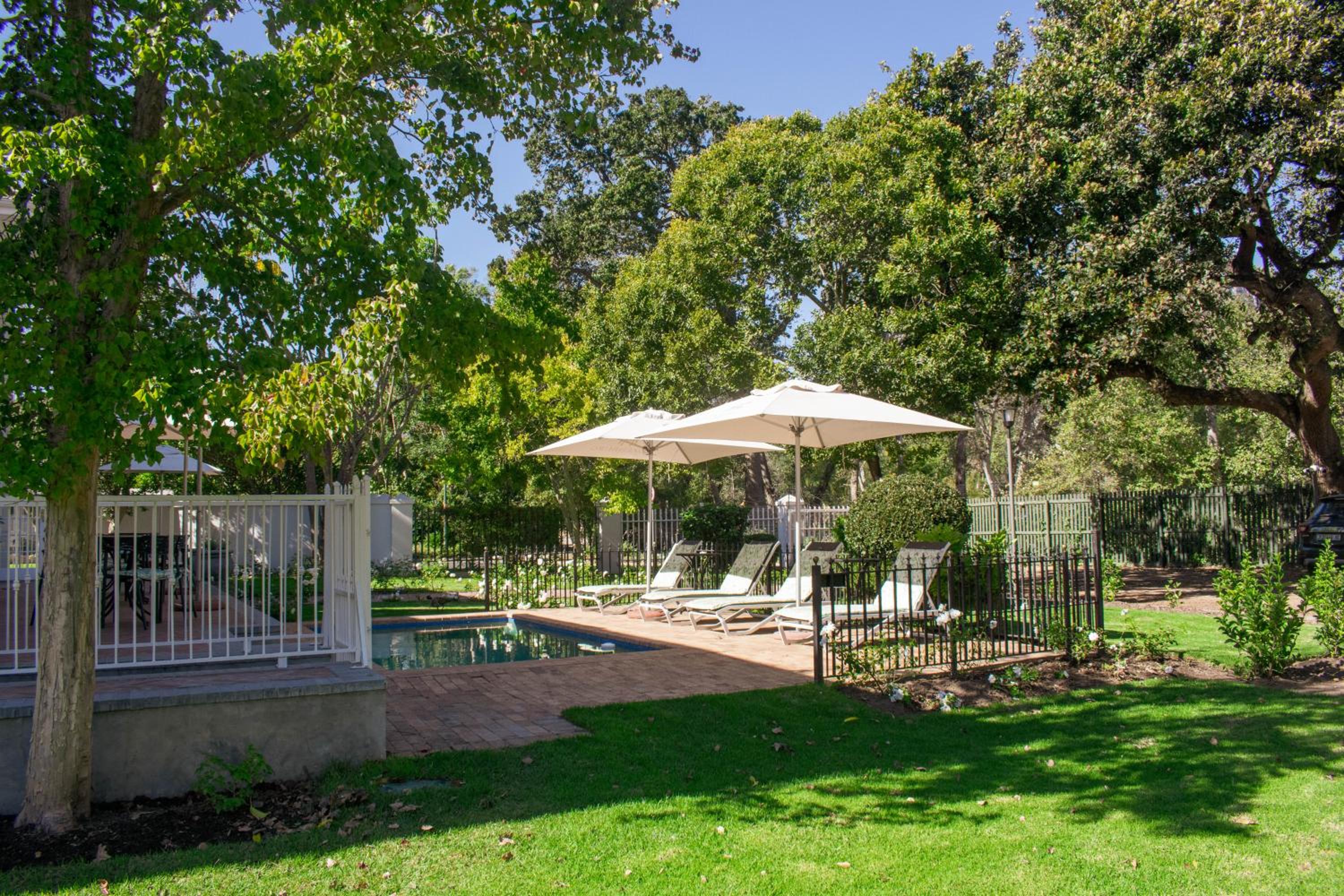 Rozenburg Guest House