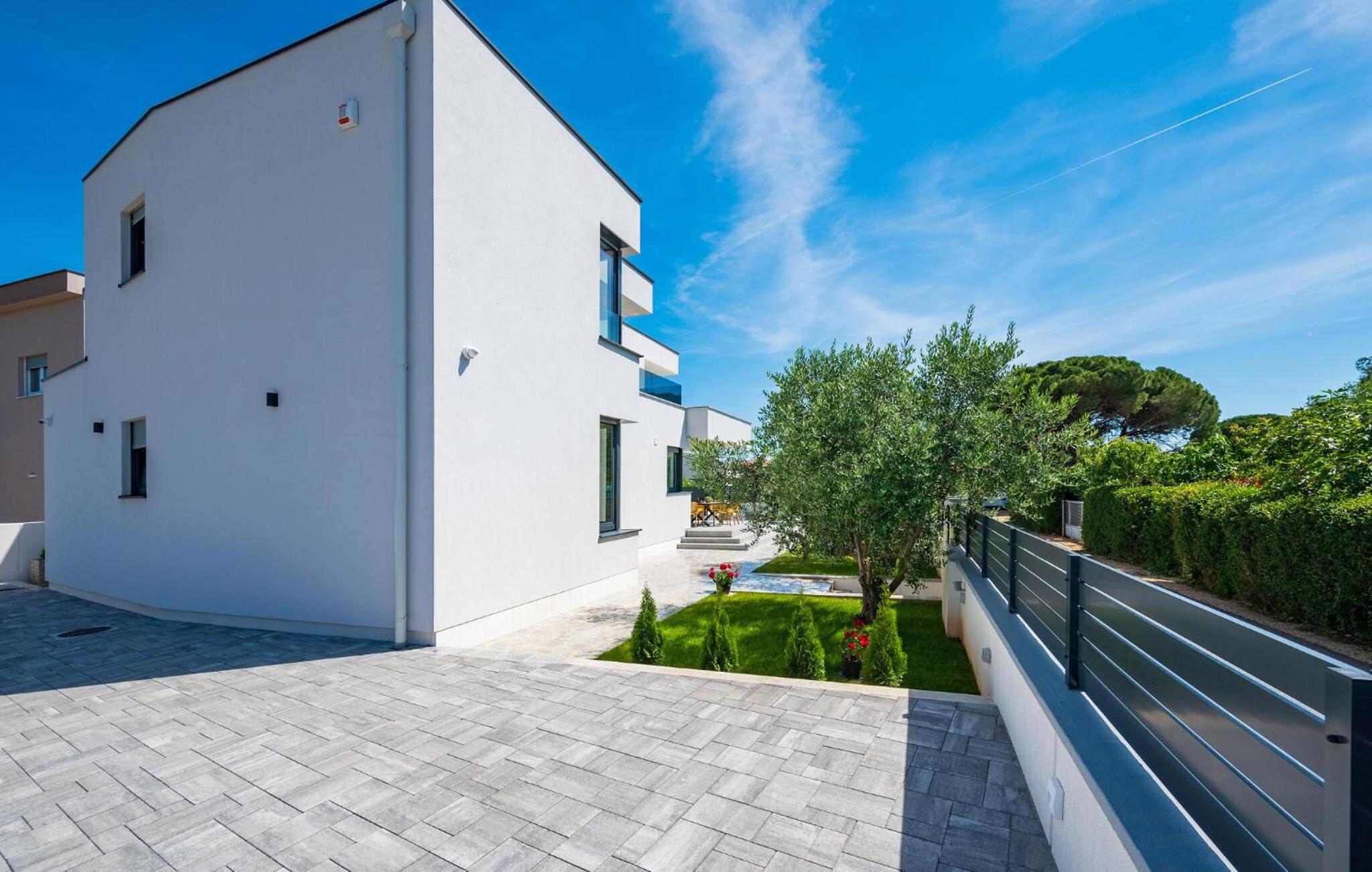 Stunning Home In Valbandon With Wifi