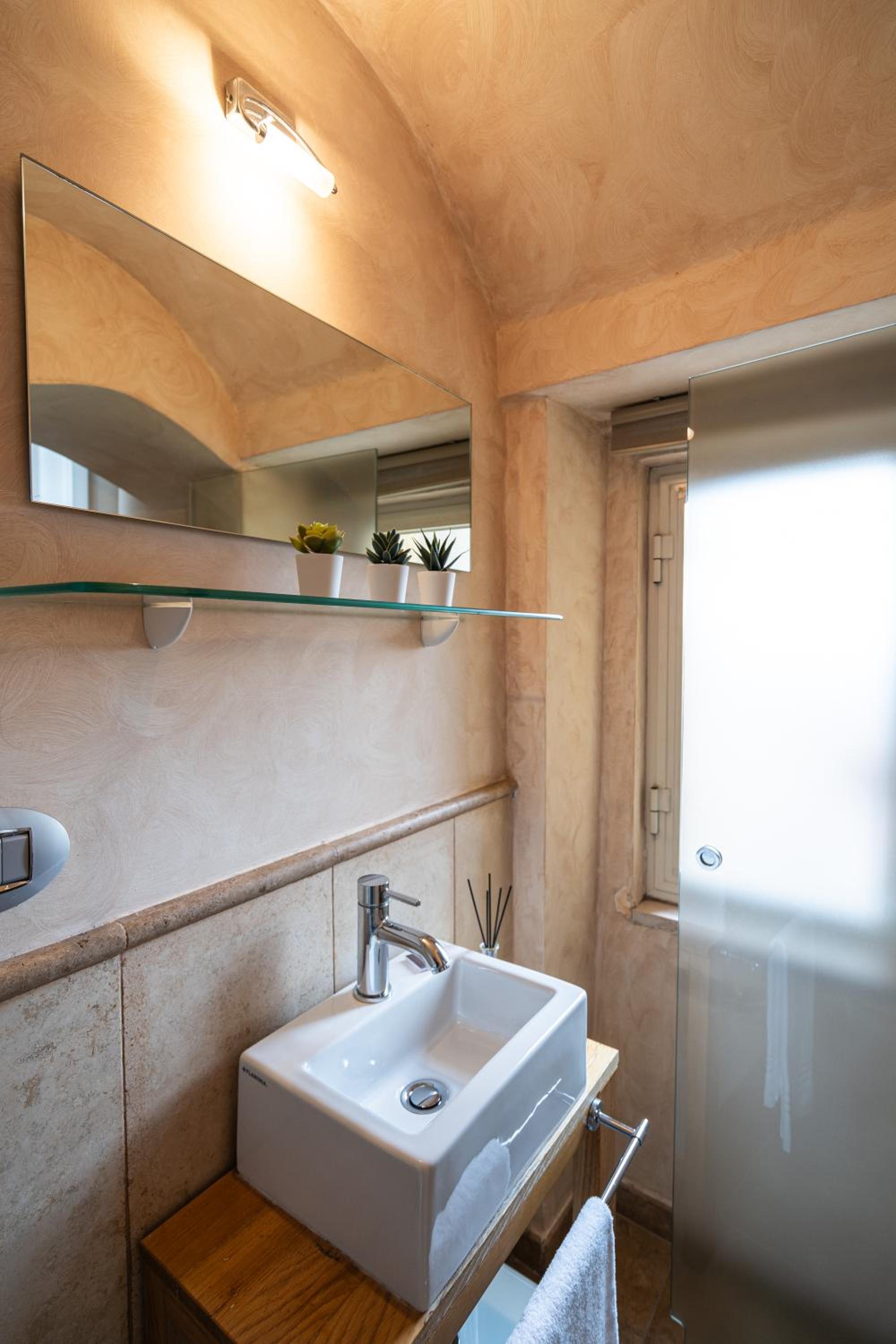 Photo 102
