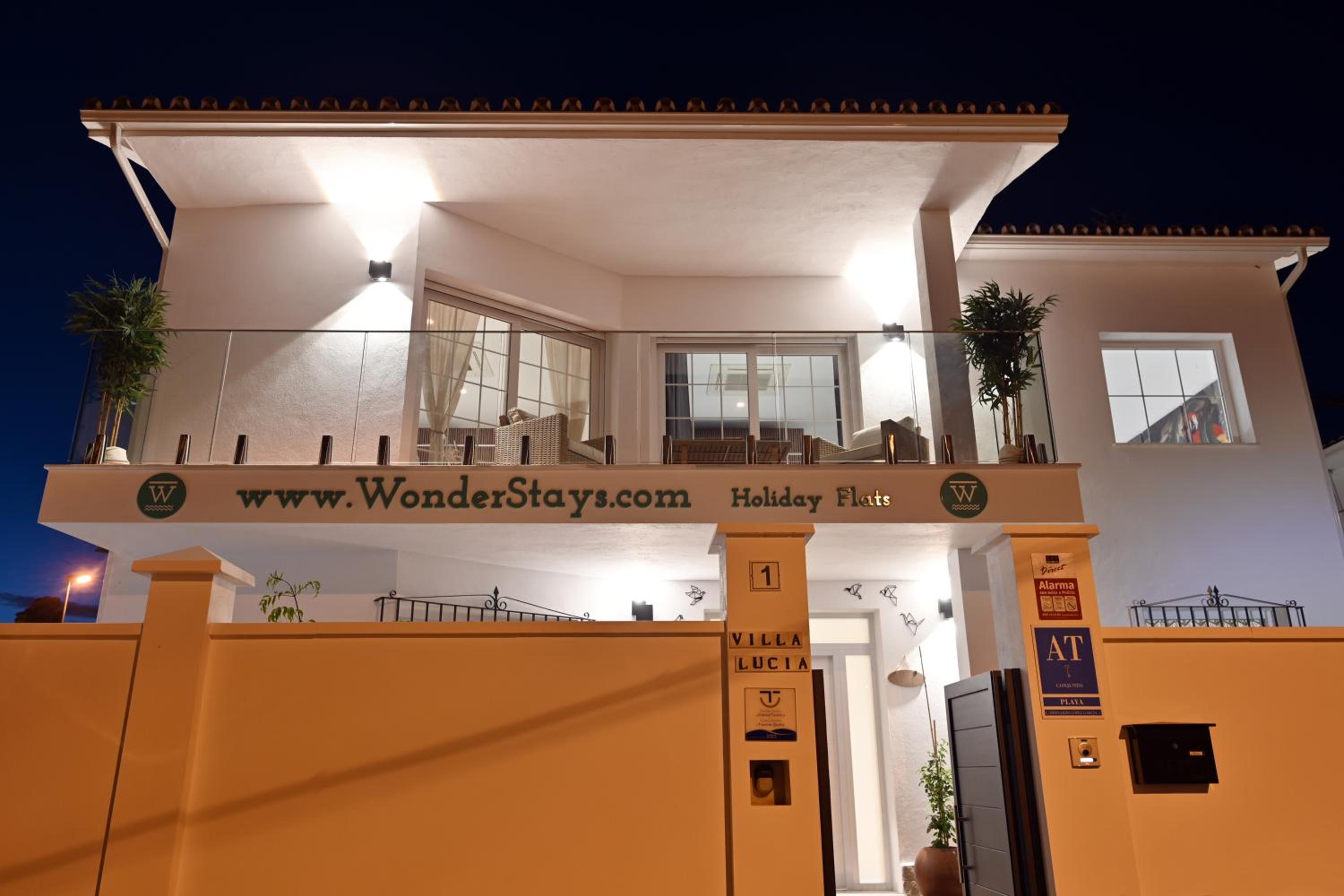 WonderStays Villa Lucía