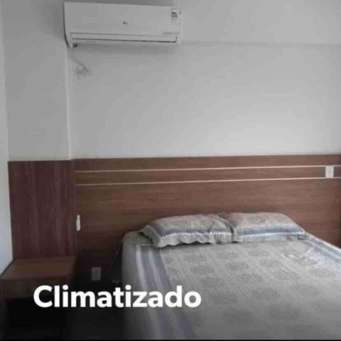 Confortável flat climatizado para até 5 pessoas
