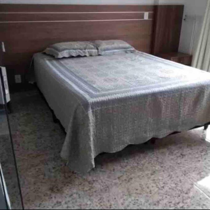 Confortável flat climatizado para até 5 pessoas
