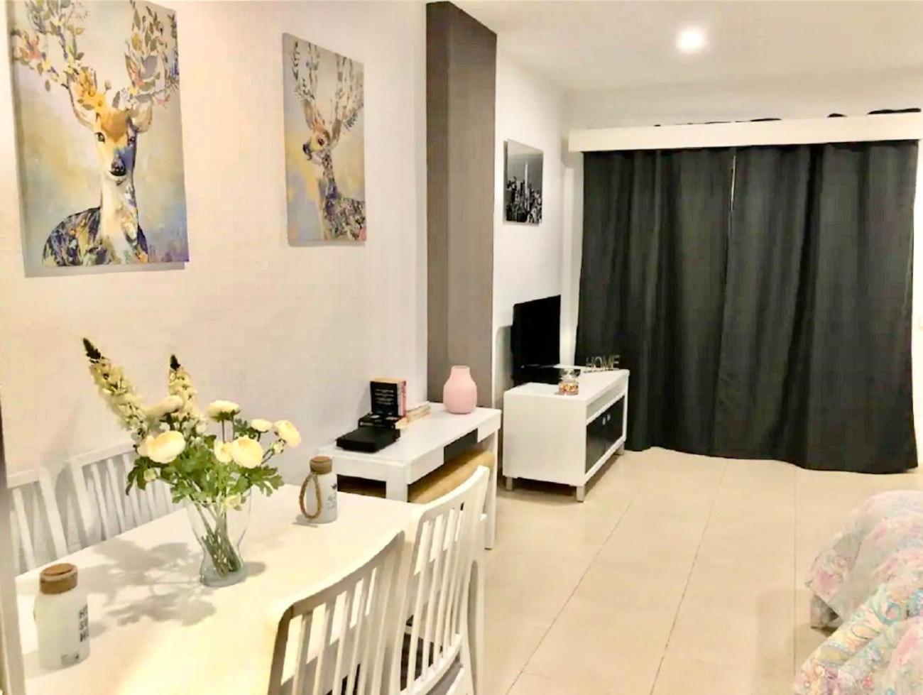 Modern Studio Garden View Benalbeach