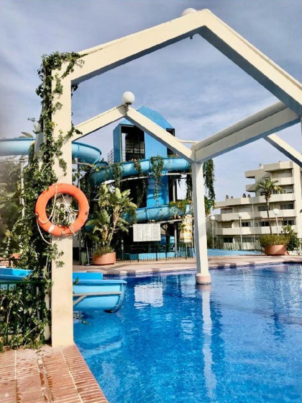 Modern Studio Garden View Benalbeach