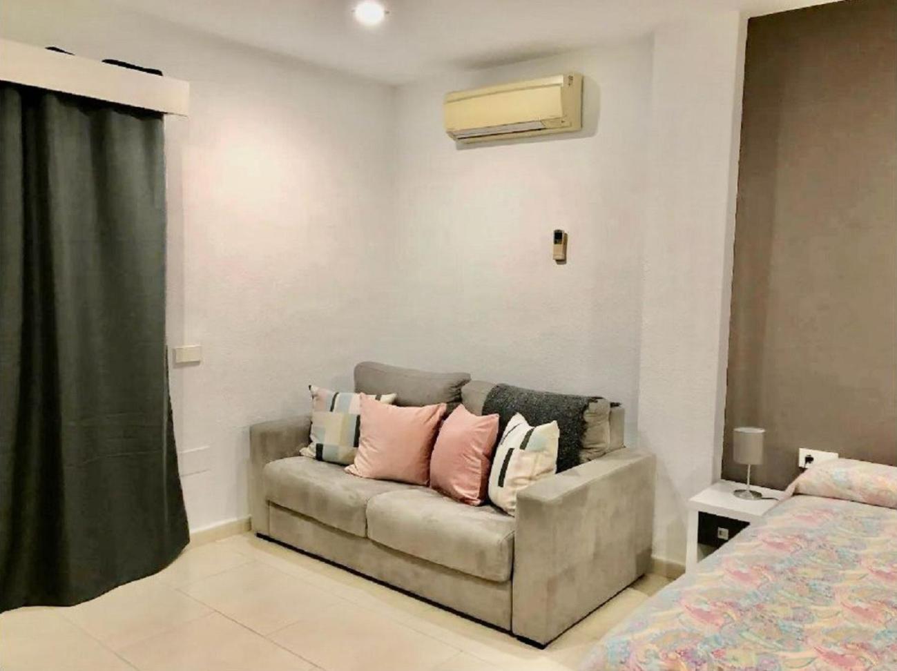 Modern Studio Garden View Benalbeach