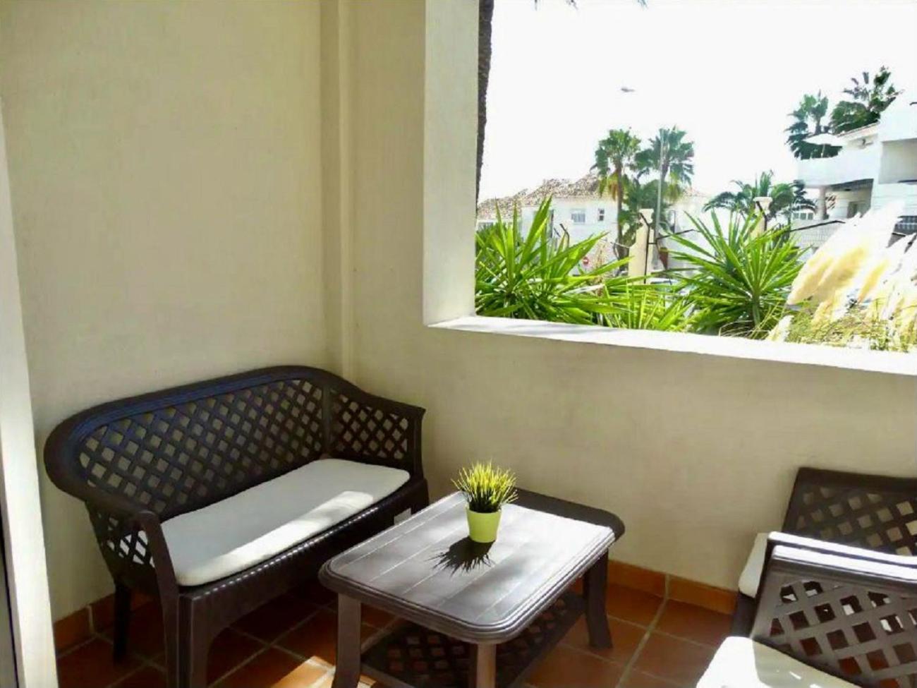 Modern Studio Garden View Benalbeach