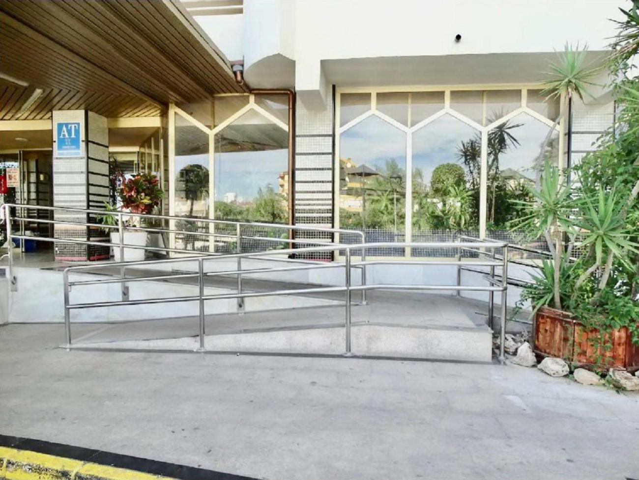 Modern Studio Garden View Benalbeach