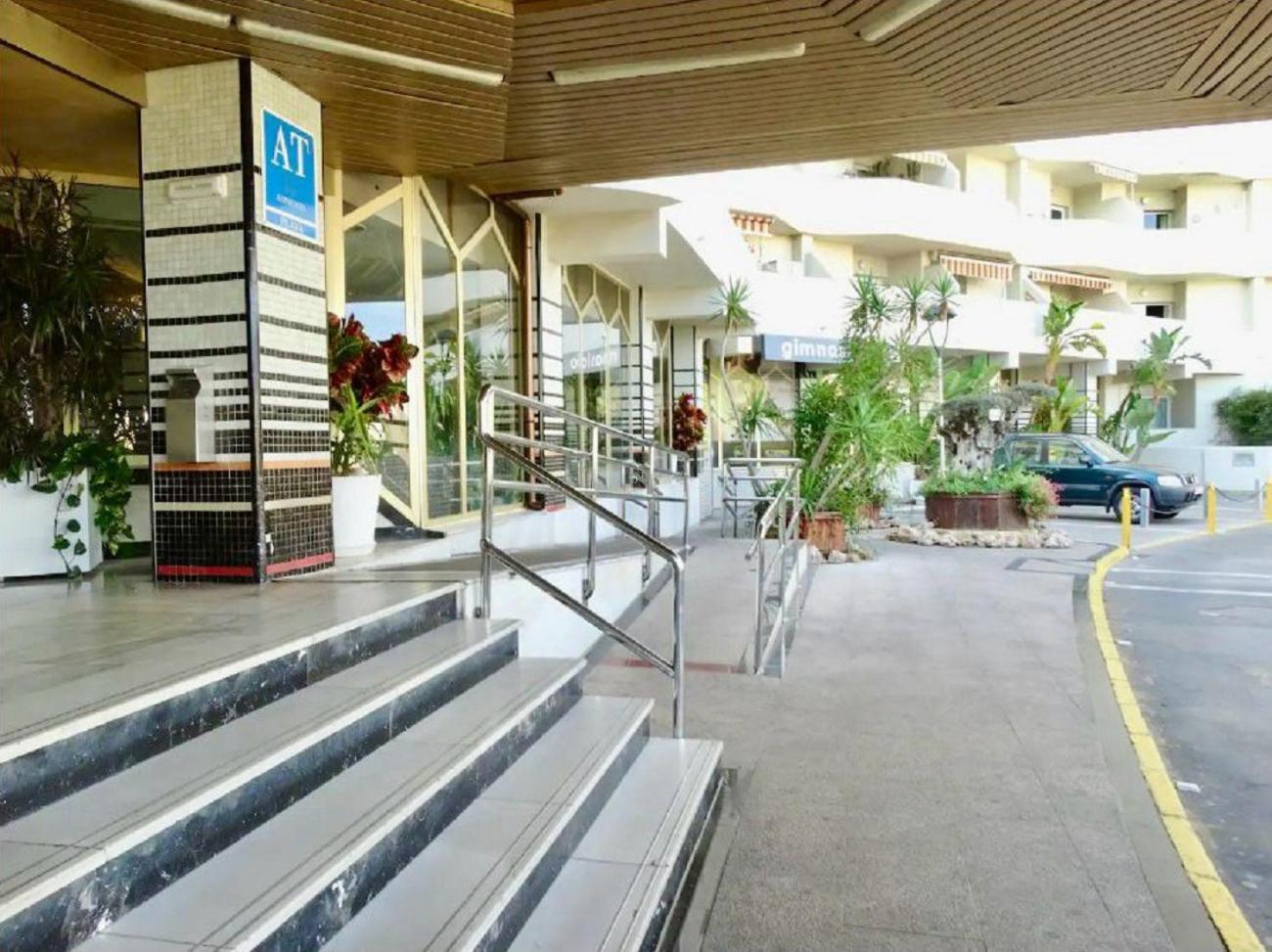 Modern Studio Garden View Benalbeach