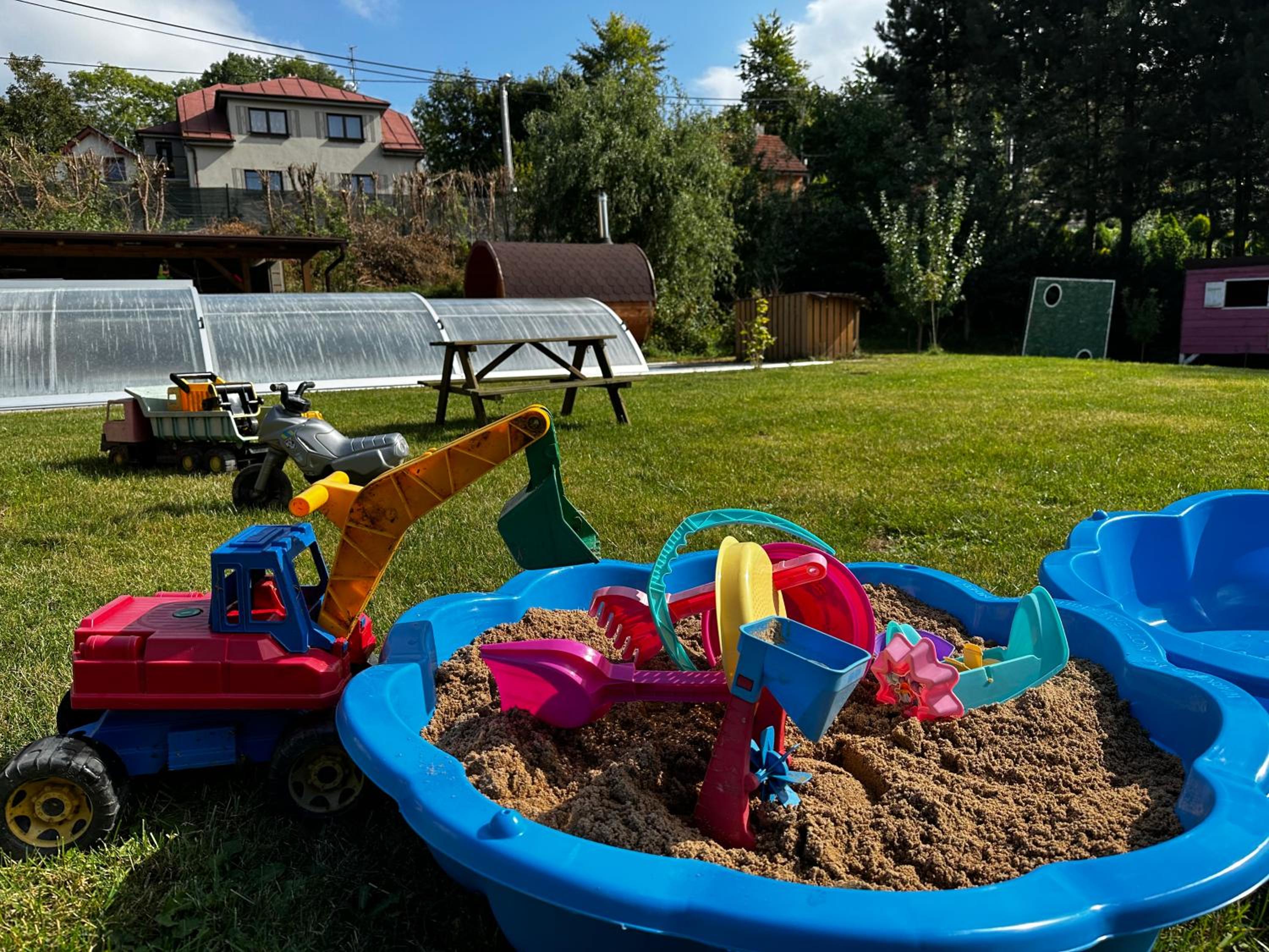Moderní dům s bazénem a saunou, Žďárské vrchy