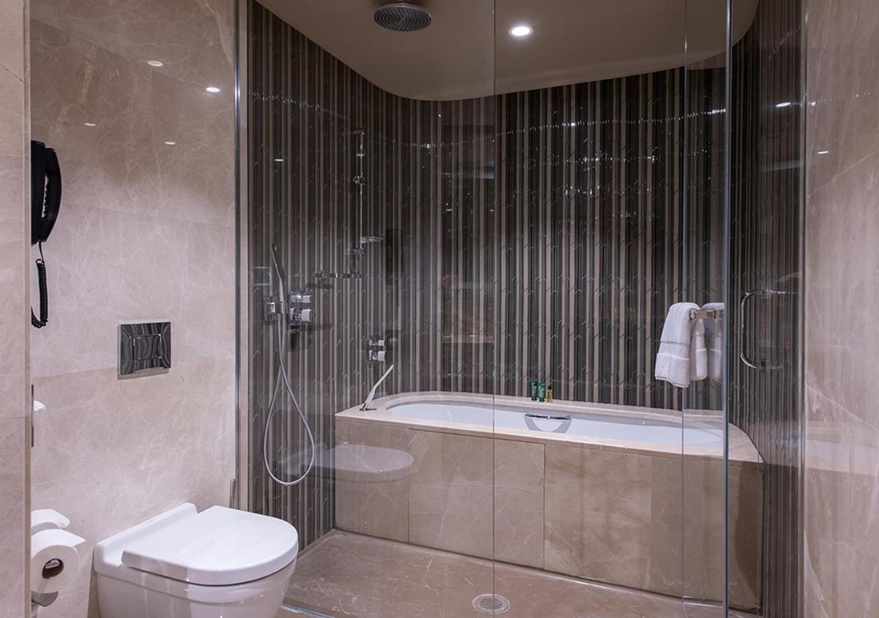 Hilton Istanbul Kozyatagi - Image 44