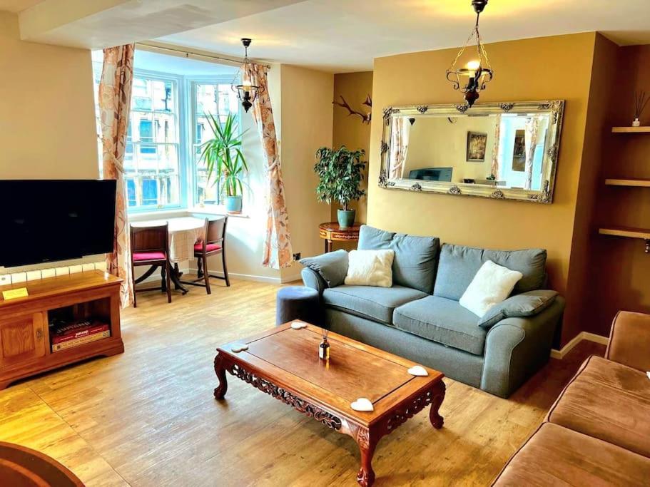 Private Woody Apartment, 2 King Beds, Very Centre Stamford view 2