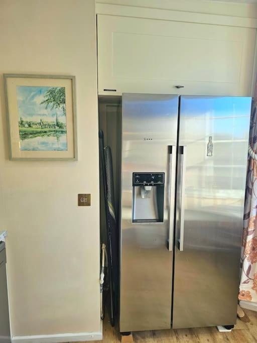 Private Woody Apartment, 2 King Beds, Very Centre Stamford view 4