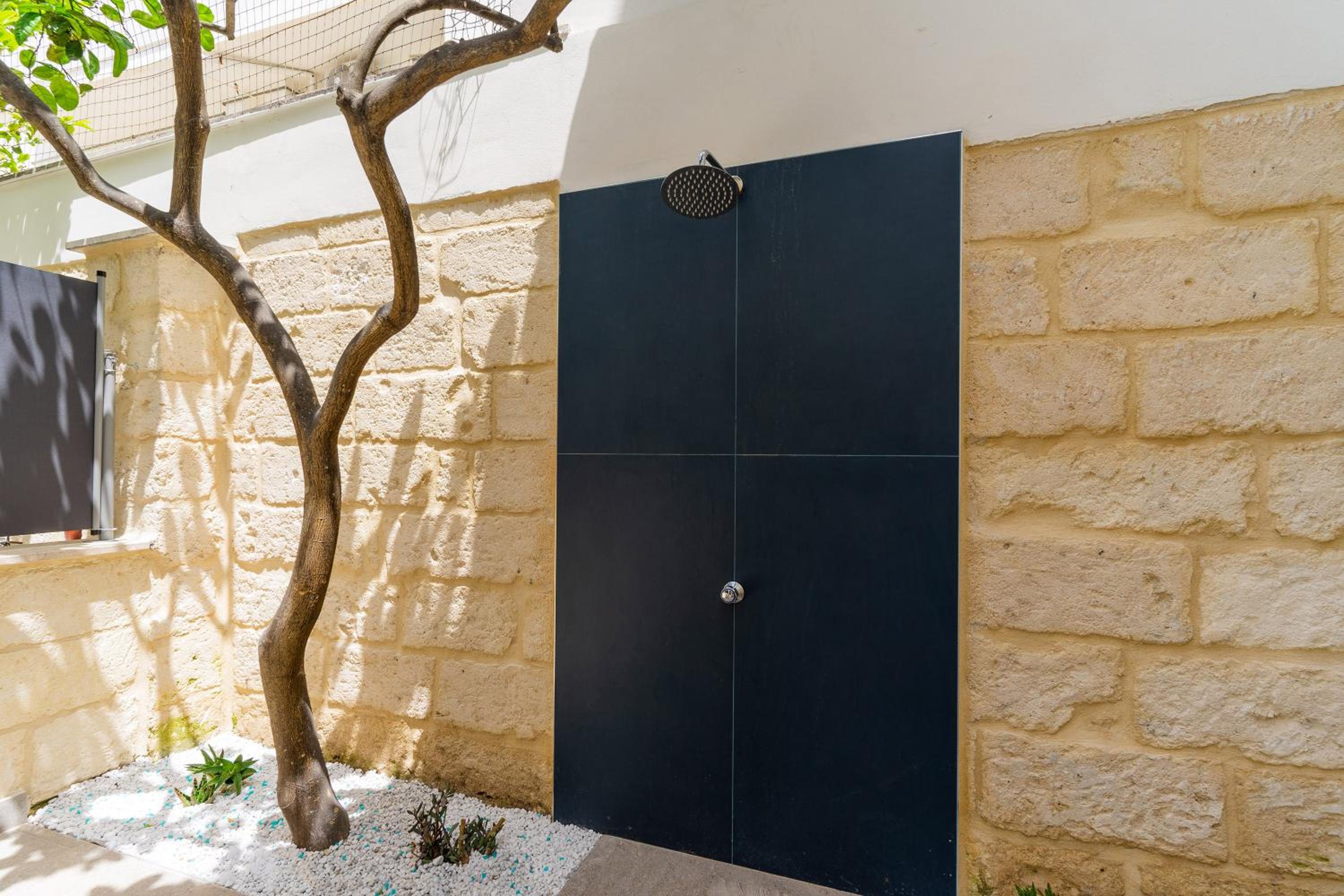 Casa Chiaraluna by BarbarHouse