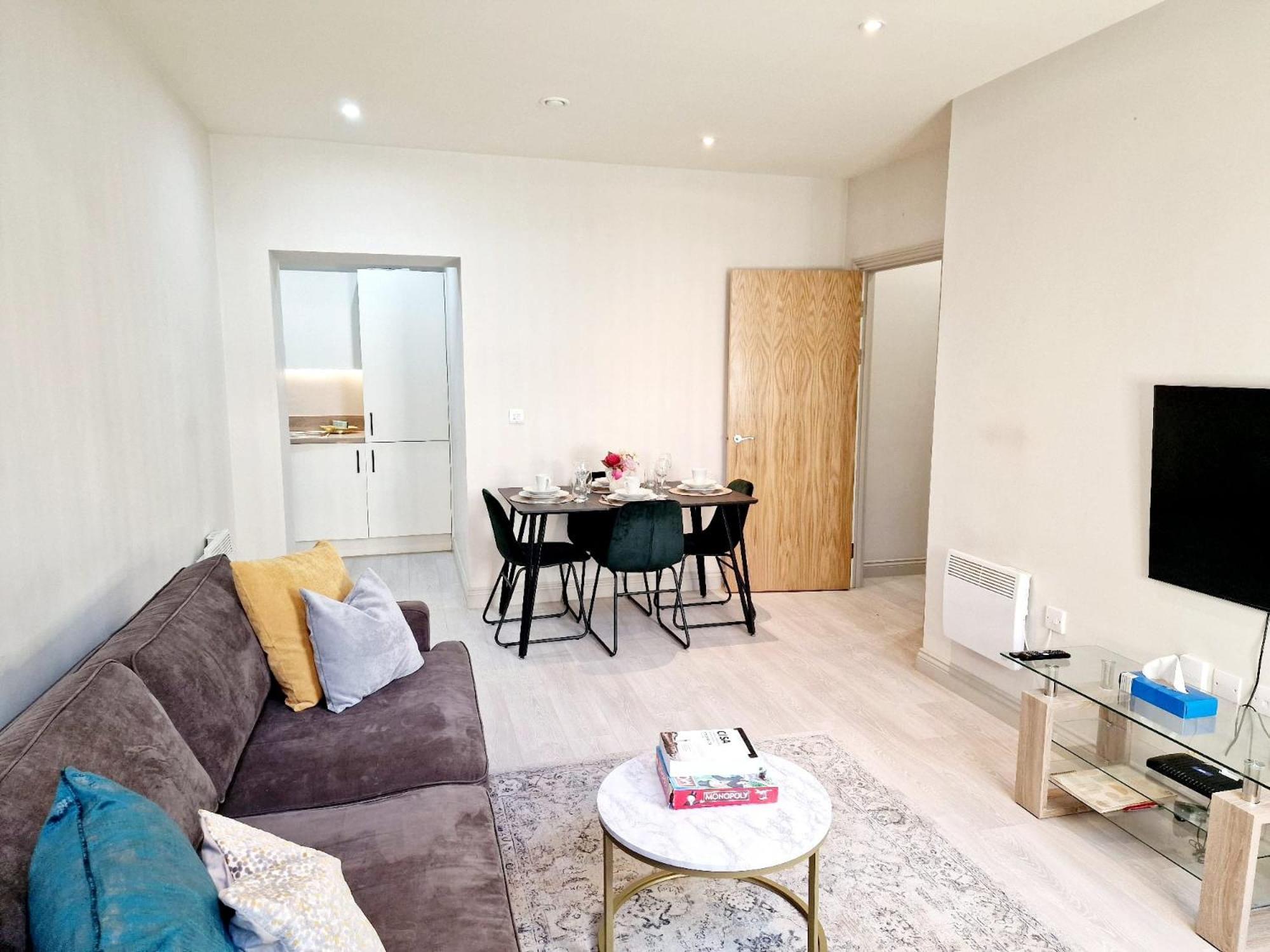 Stylish Apartment 1 Bed Sleeps 2 Parking view 3