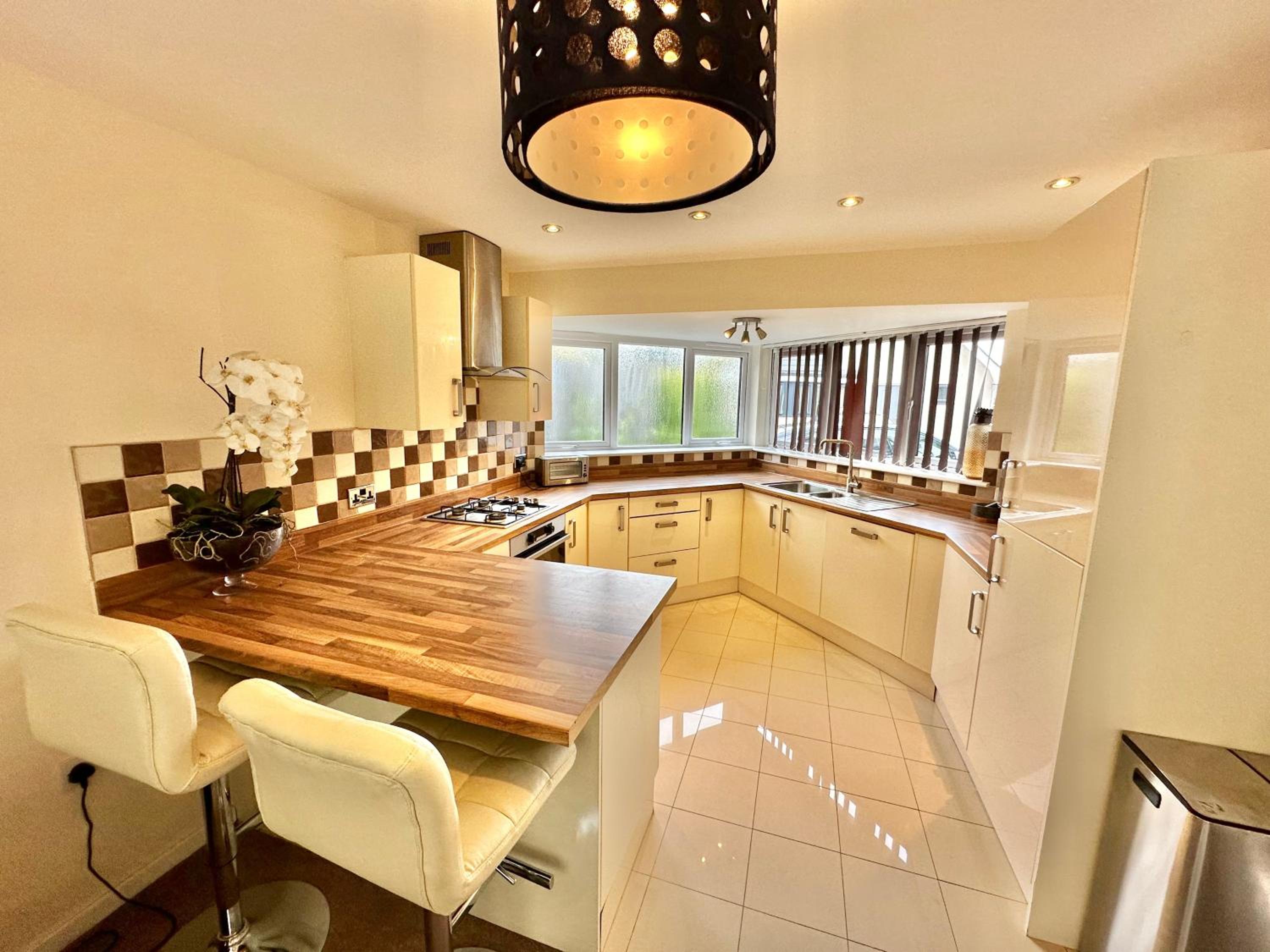 Three Bedroom Detached Home with Parking, Dog friendly, Quiet location, Short Drive to Beach! view 3