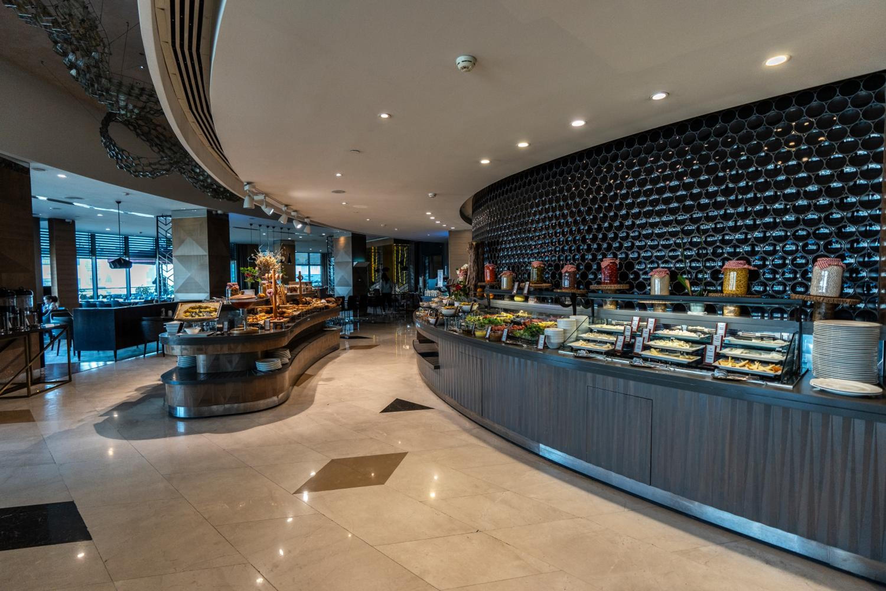 Hilton Istanbul Kozyatagi - Image 47