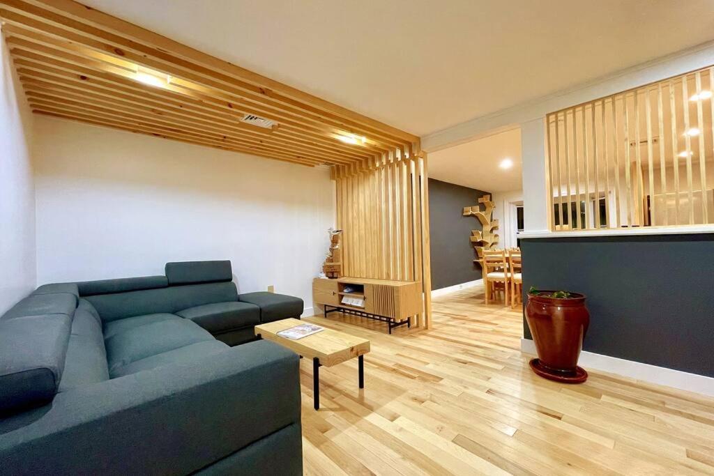 New Asian Wood style 4 Bedroom in Surf City view 3