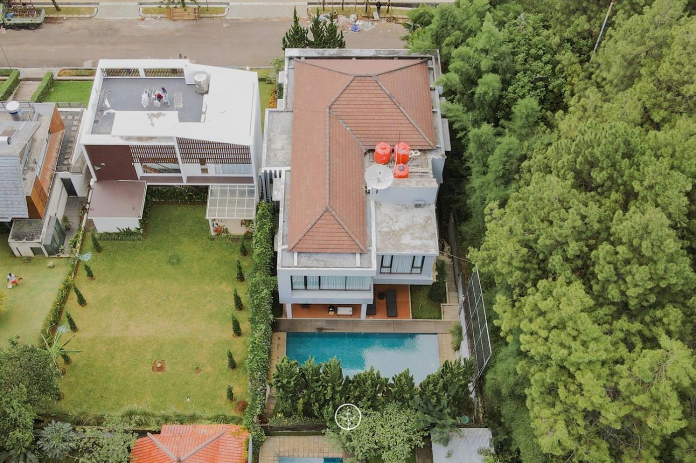 Hotel Cemara Villa 4 bedroom with a private pool - Image 1