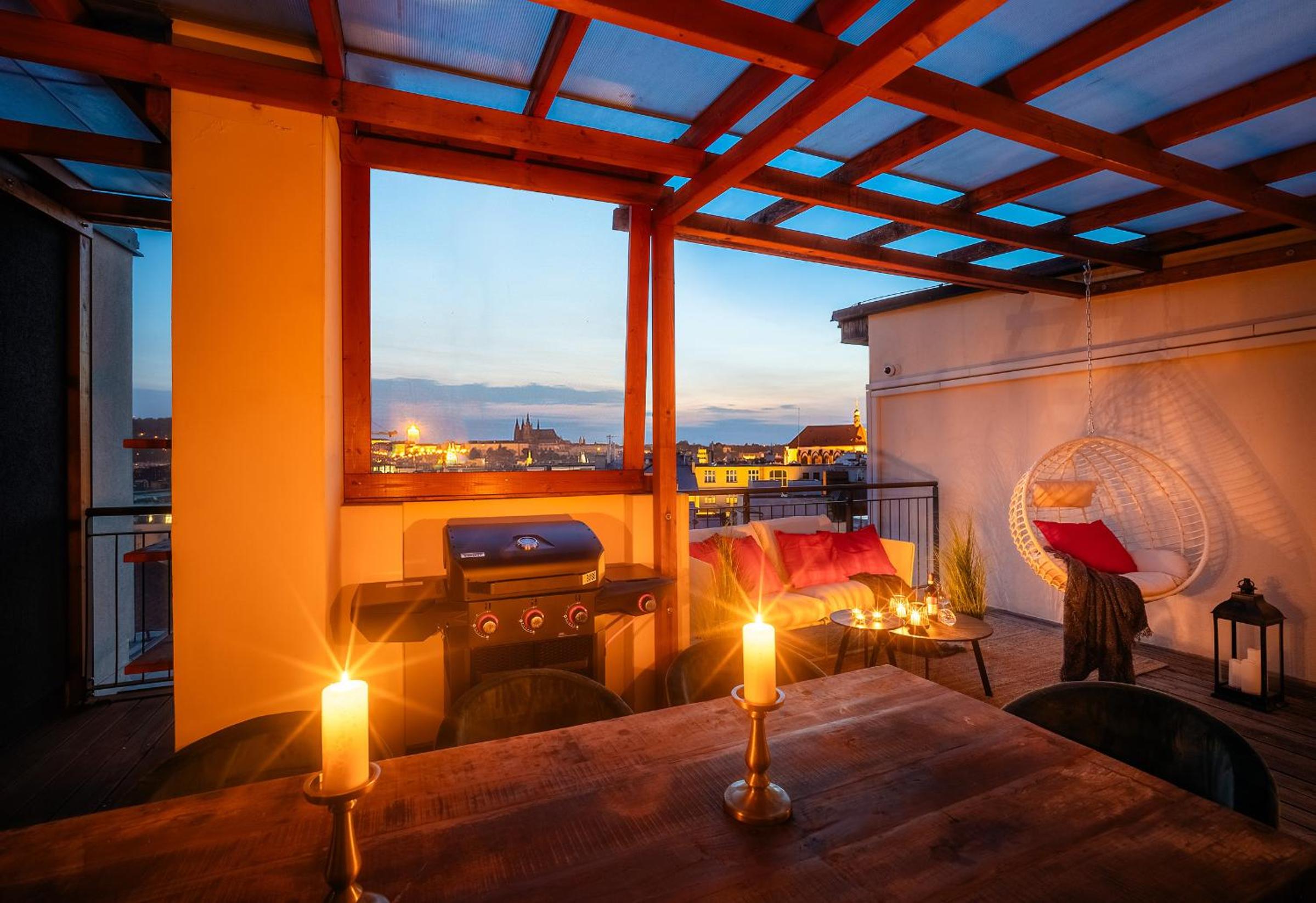 A/C LUX Rooftop APT 6BR+3.5Bath Wenceslas square