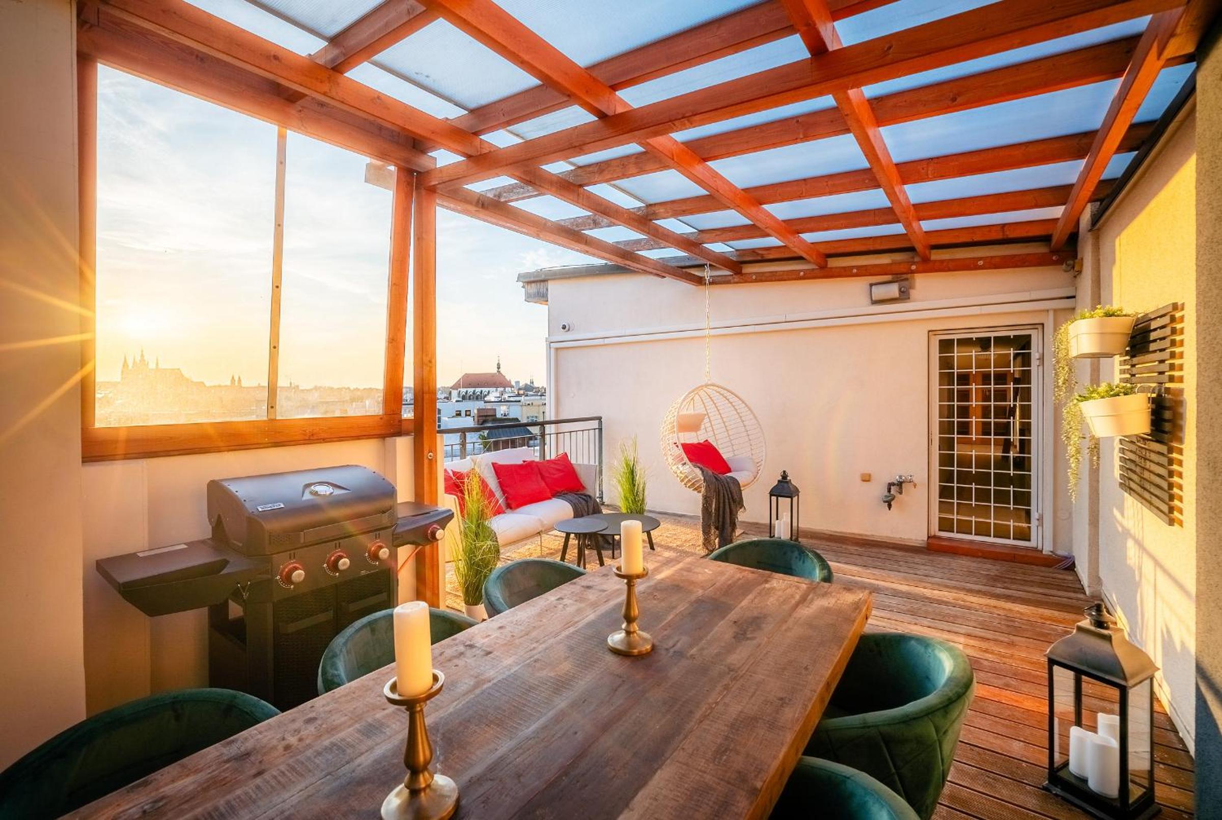 A/C LUX Rooftop APT 6BR+3.5Bath Wenceslas square