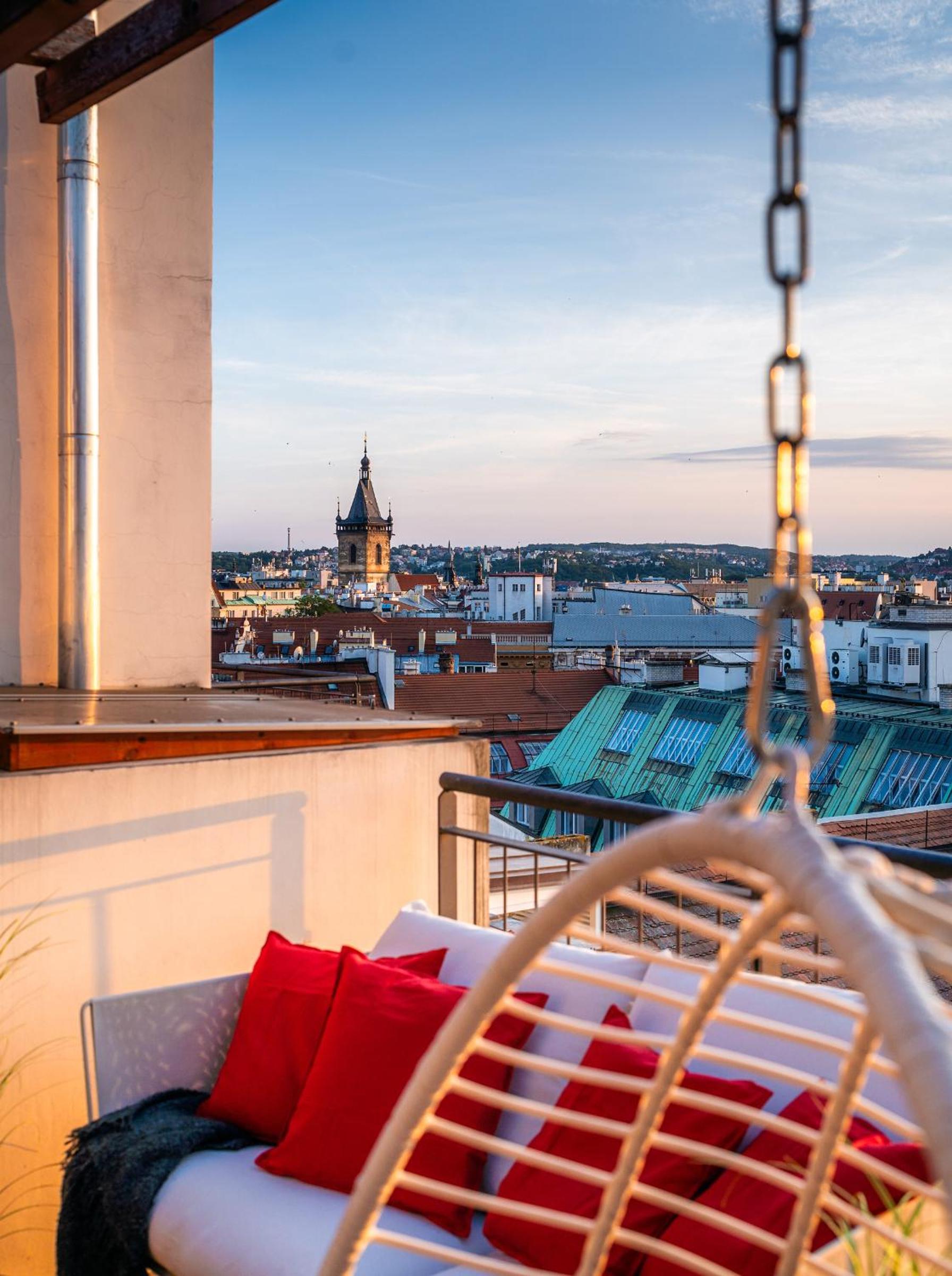 A/C LUX Rooftop APT 6BR+3.5Bath Wenceslas square