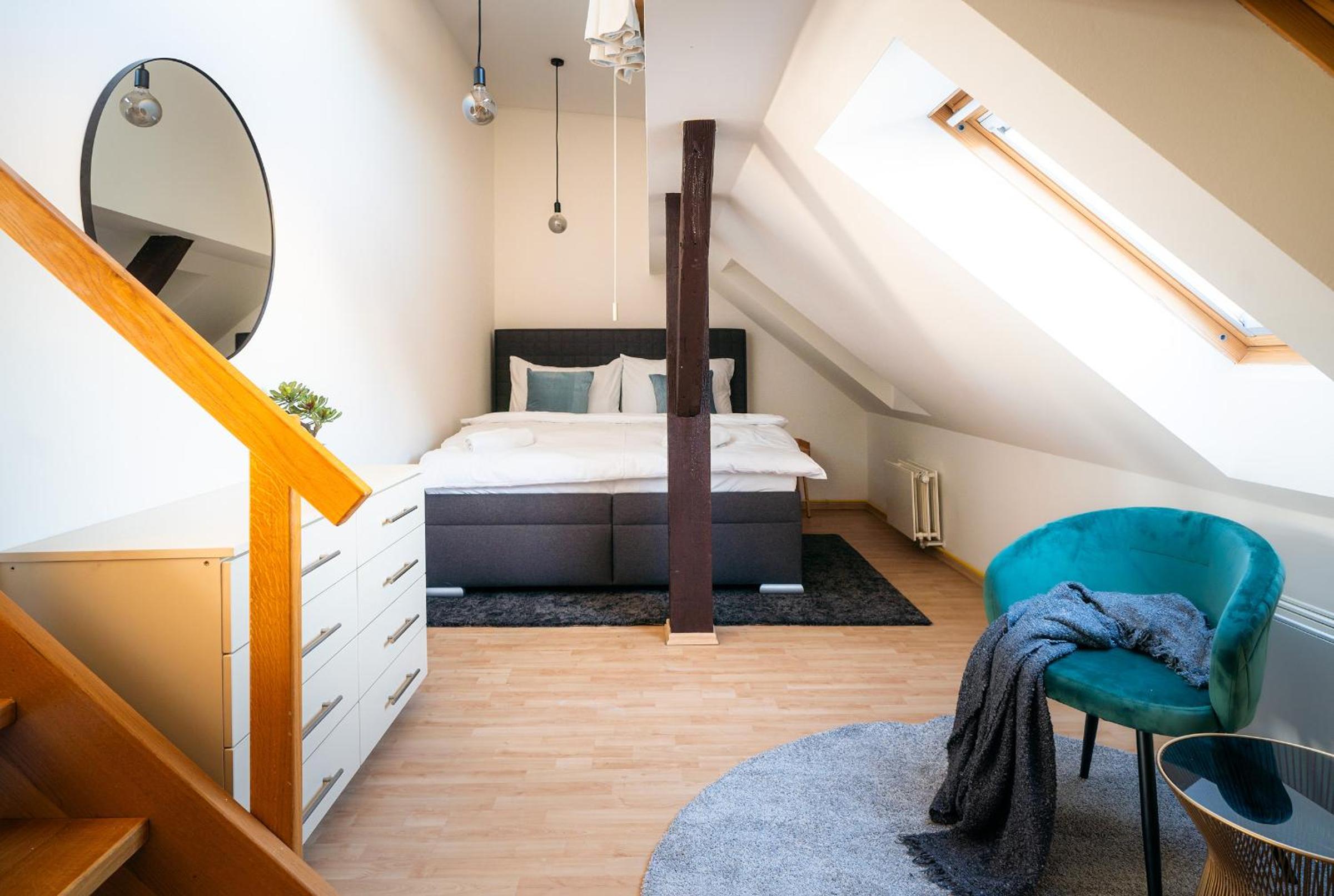 A/C LUX Rooftop APT 6BR+3.5Bath Wenceslas square
