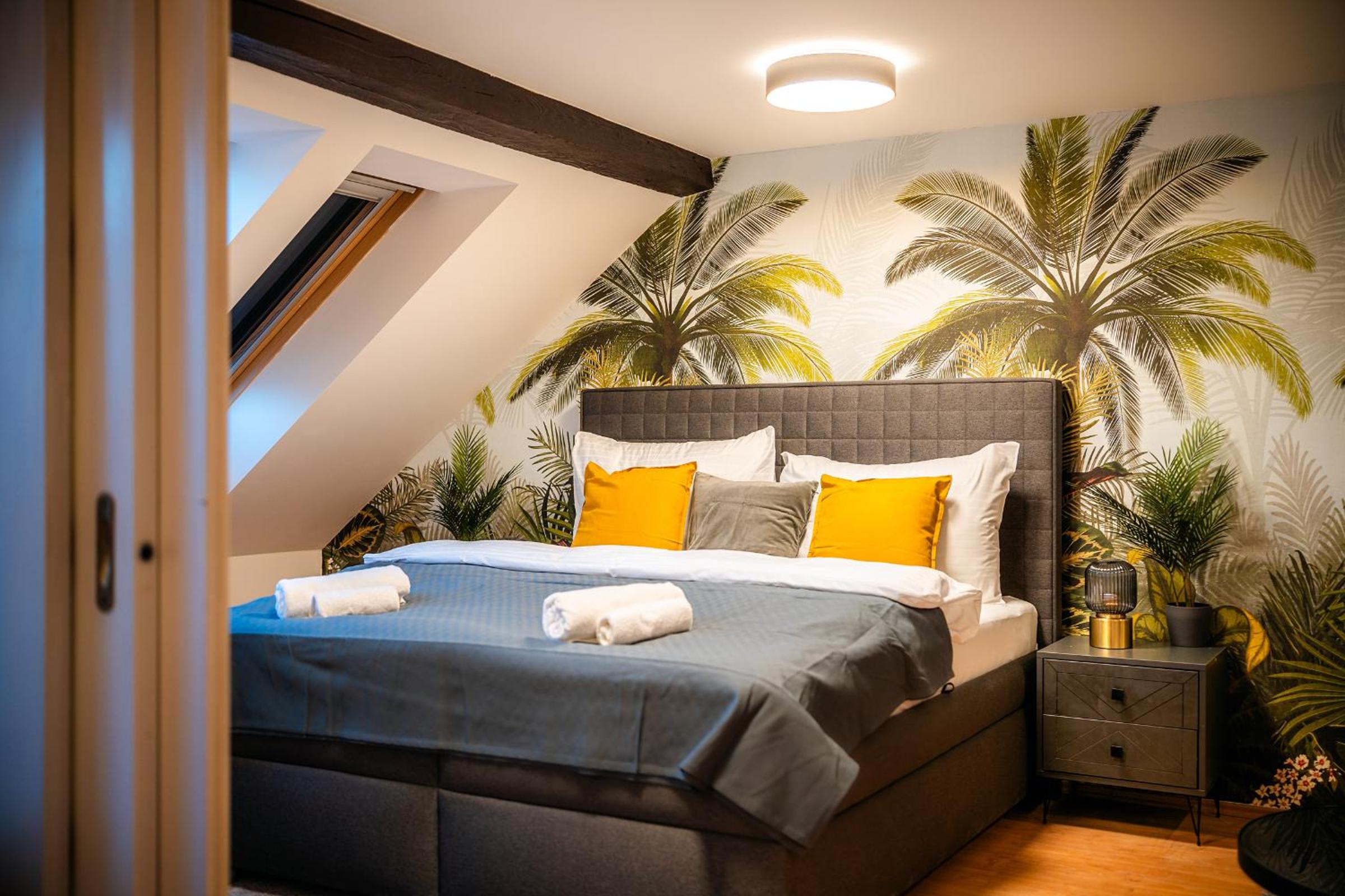 A/C LUX Rooftop APT 6BR+3.5Bath Wenceslas square