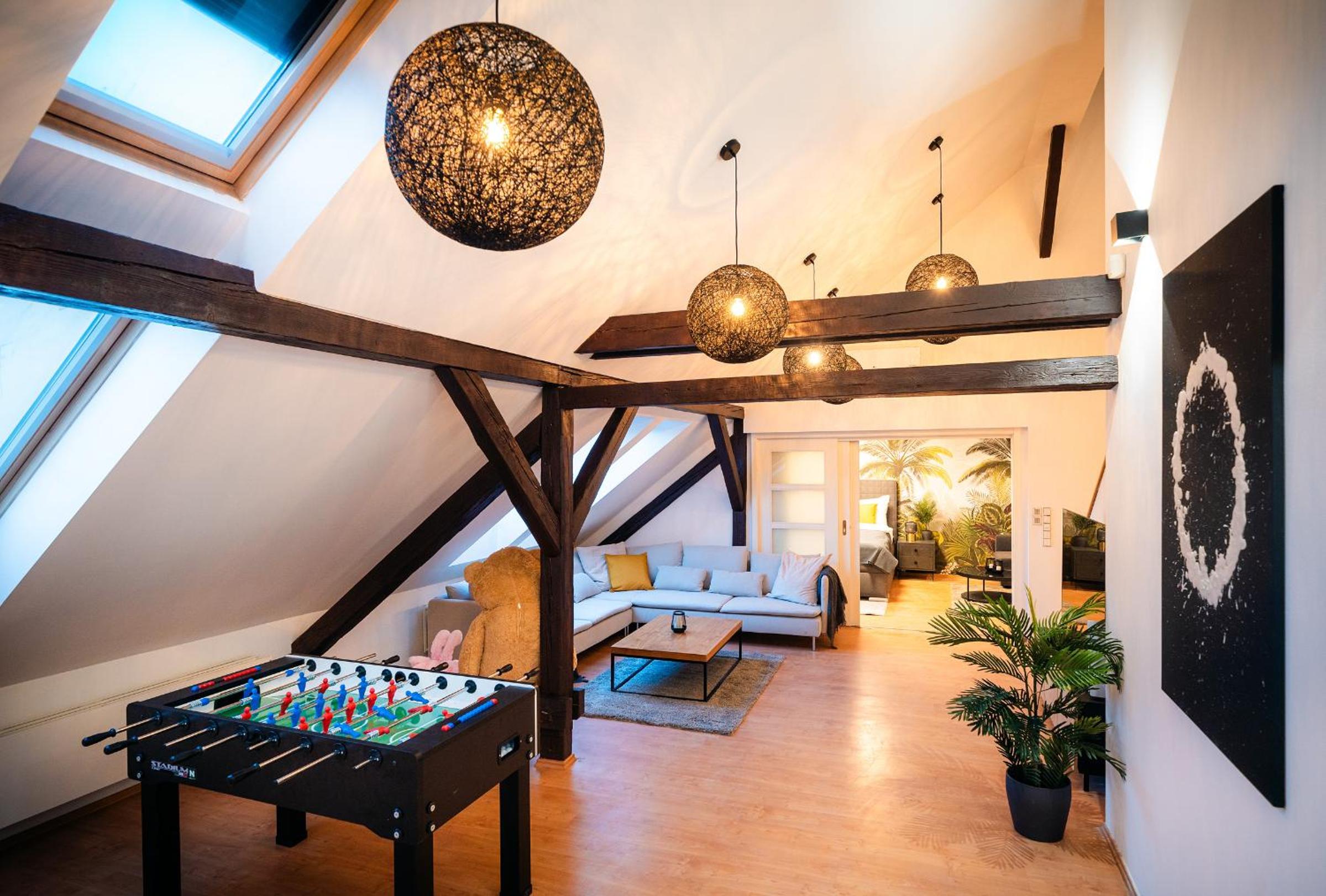 A/C LUX Rooftop APT 6BR+3.5Bath Wenceslas square