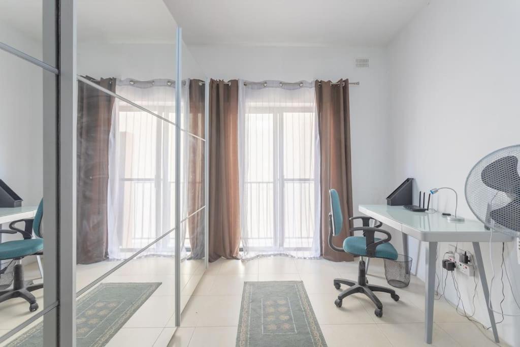Smart Cosy Apartment - 10 mins walk from the beach view 4