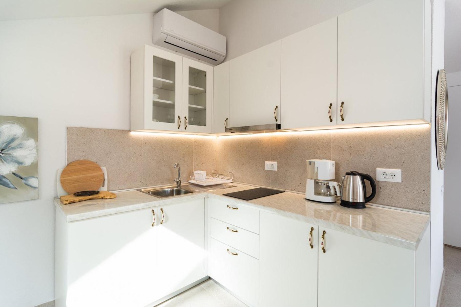 Apartments Sunshine Sutivan