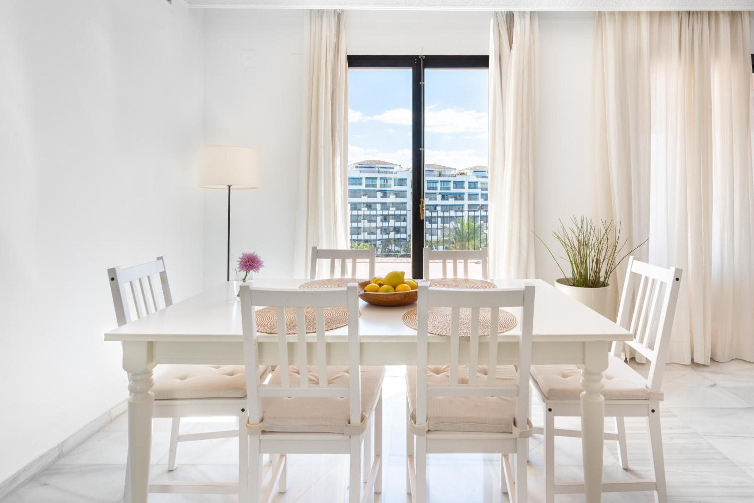 Jardines Puerto Banús - Elegance and Comfort in Marbellas Heart view 2