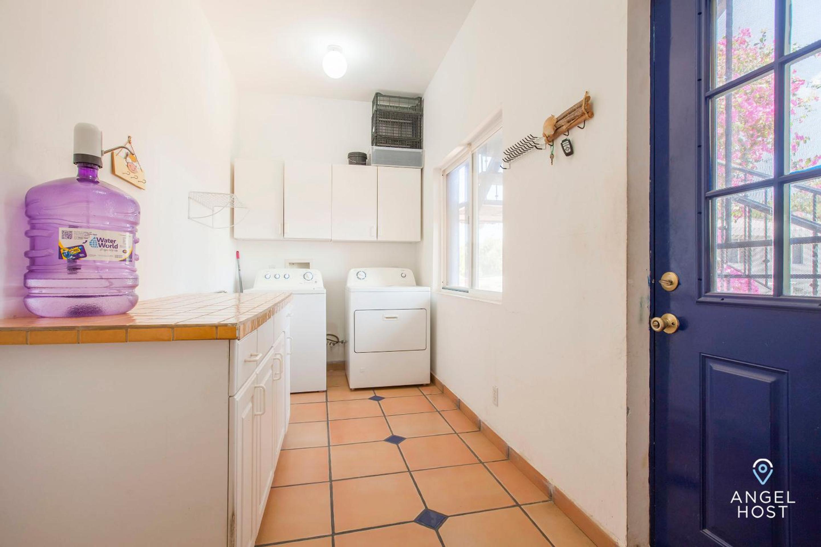 Cozy Stay 2 blocks from the beach and Malecón!