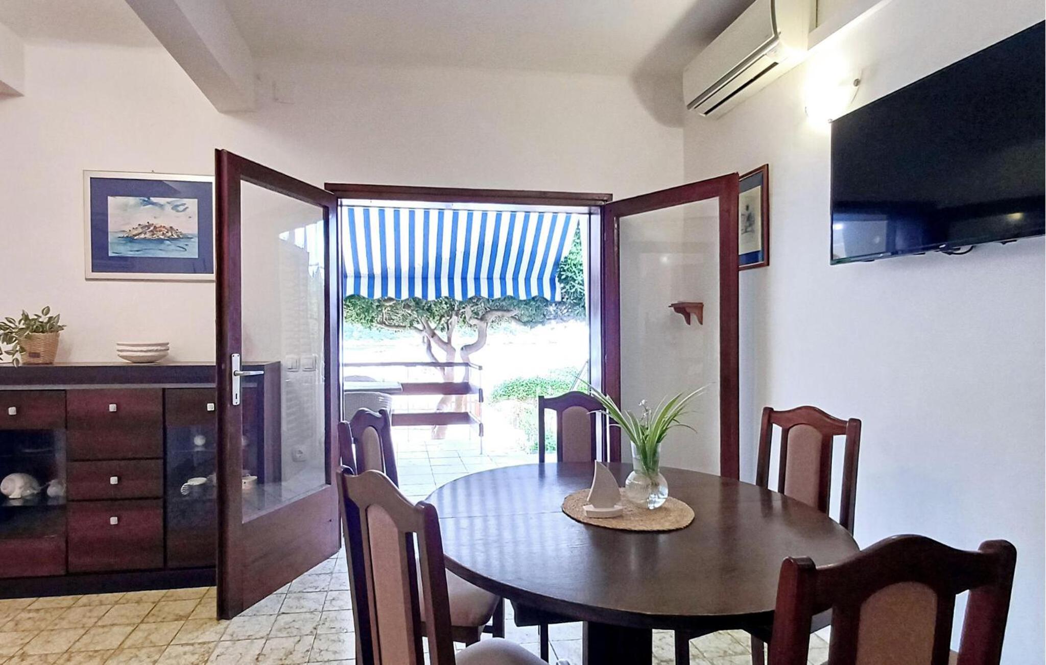 3 Bedroom Lovely Home In Blato