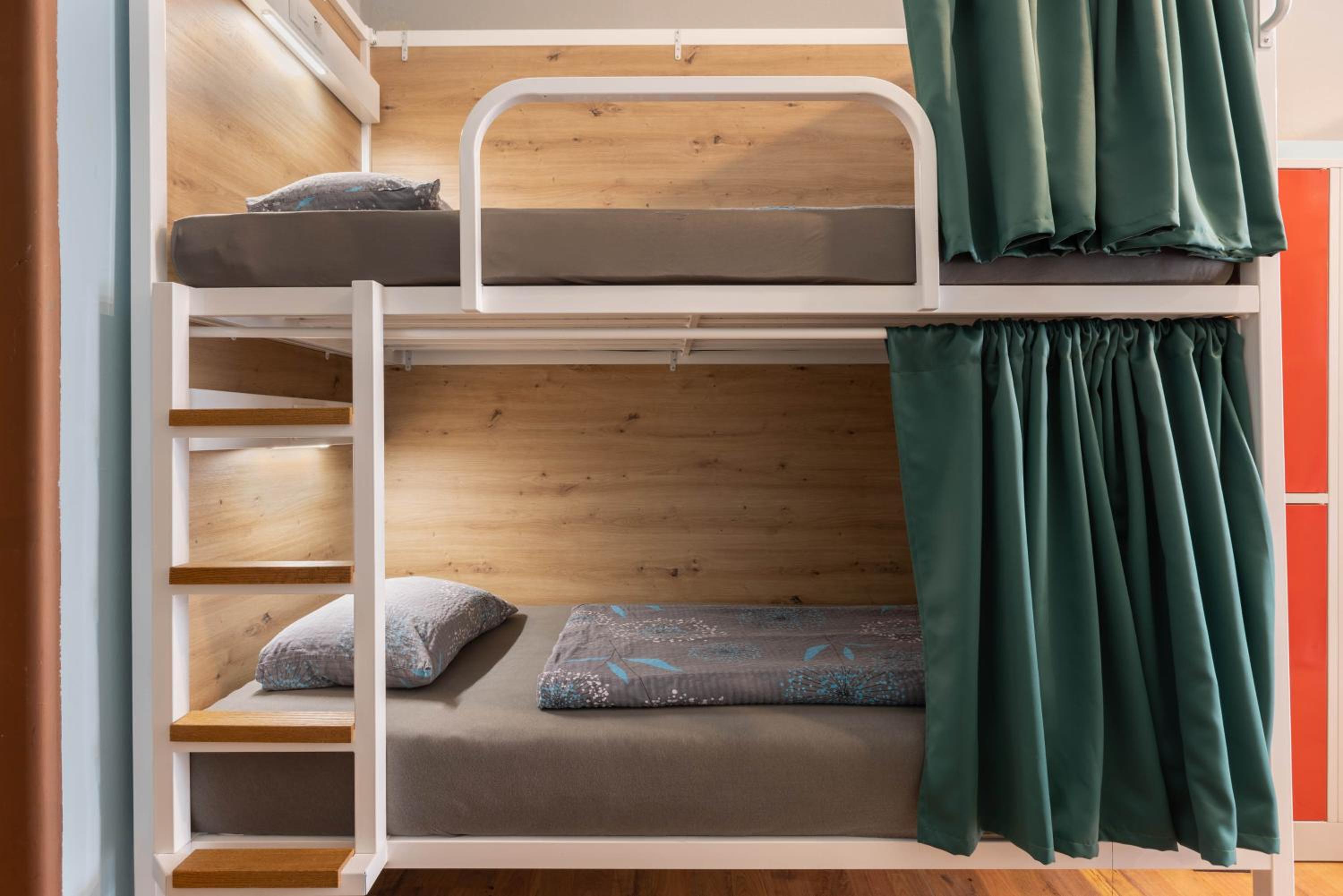 Hostel Elf