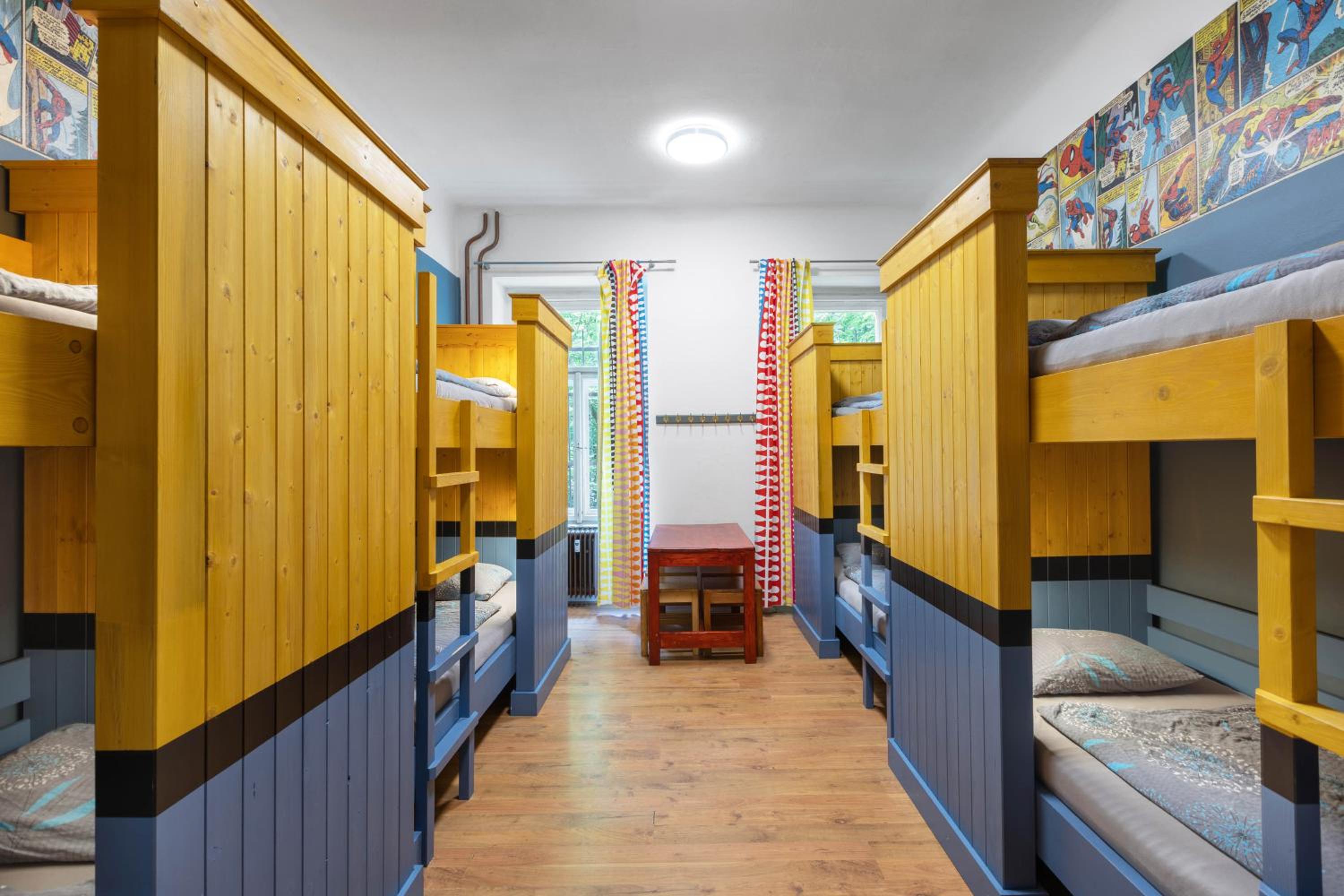 Hostel Elf