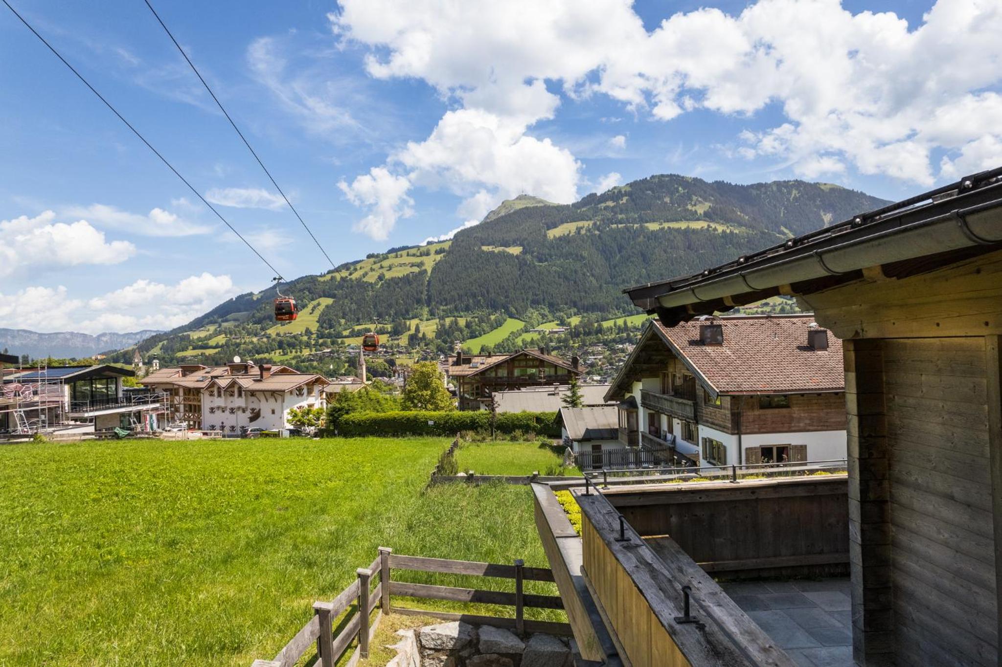 Ski-in-Ski-out Asten Studio by Alpine Host Helpers