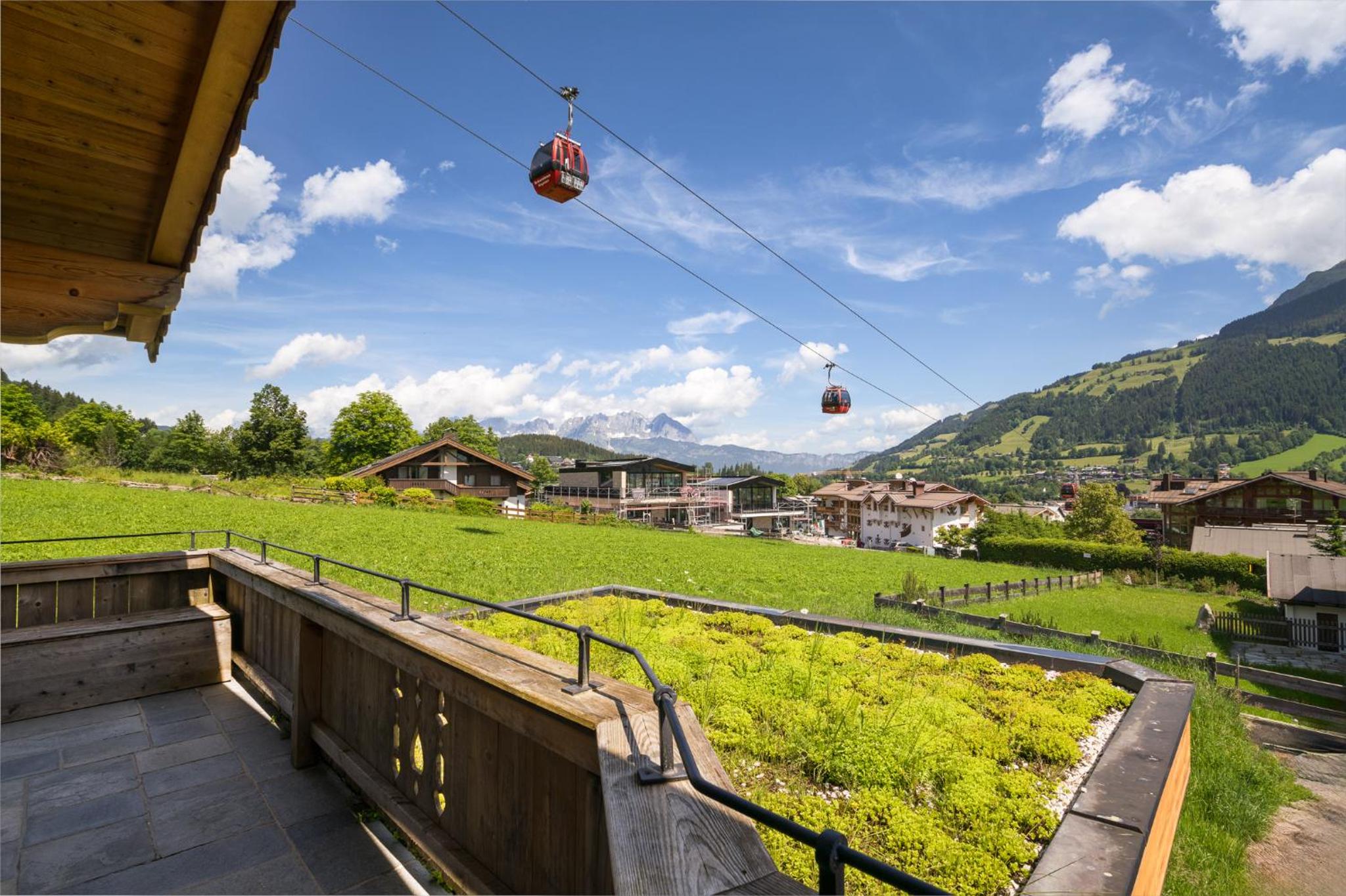 Ski-in-Ski-out Asten Studio by Alpine Host Helpers