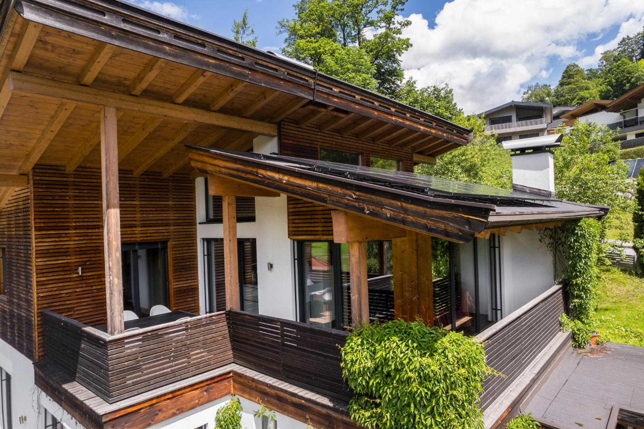 Ski-in-Ski-out Asten Studio by Alpine Host Helpers