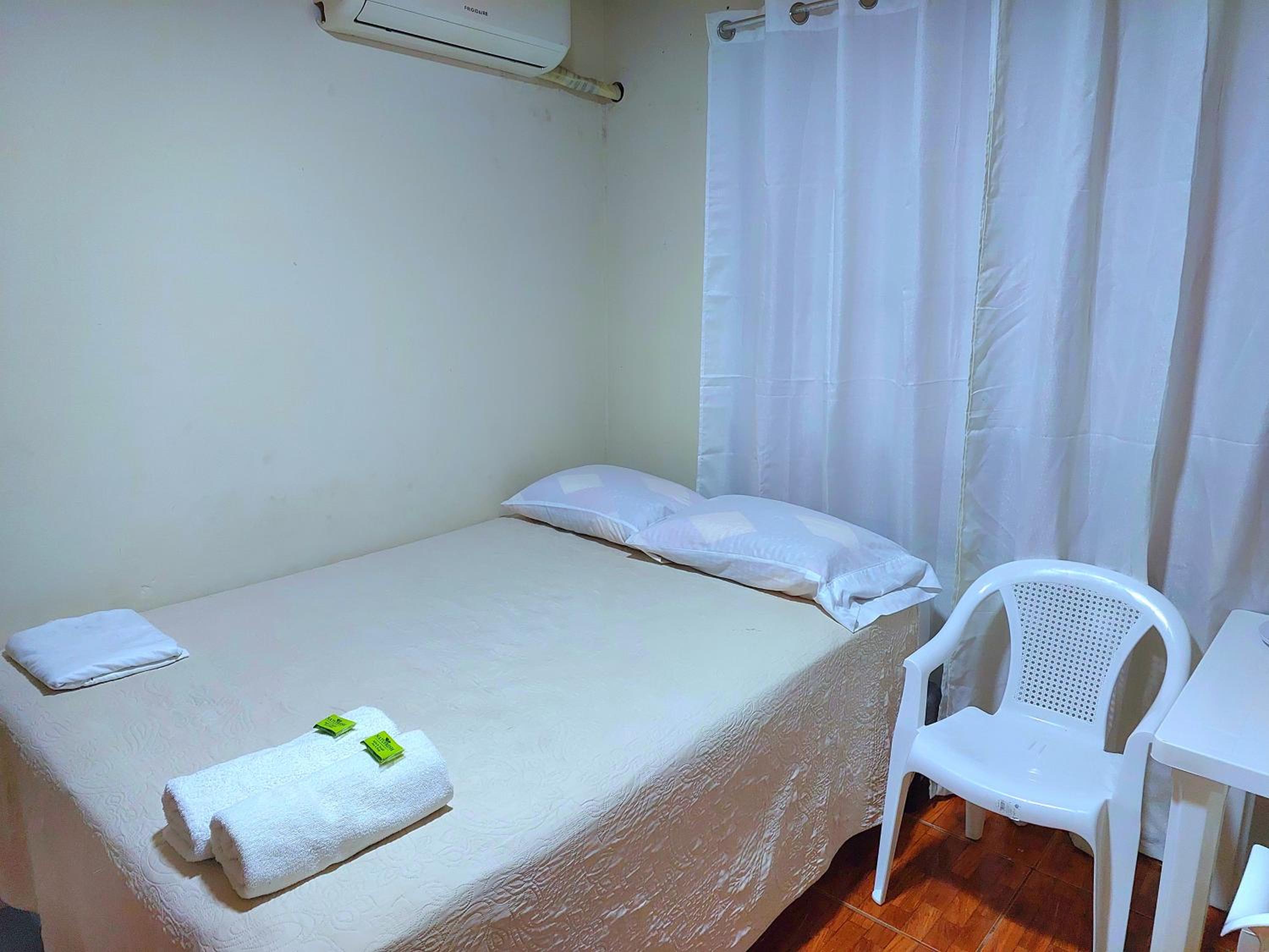 Hostel del Pacífico Habitación con baño privado y aire acondicionado