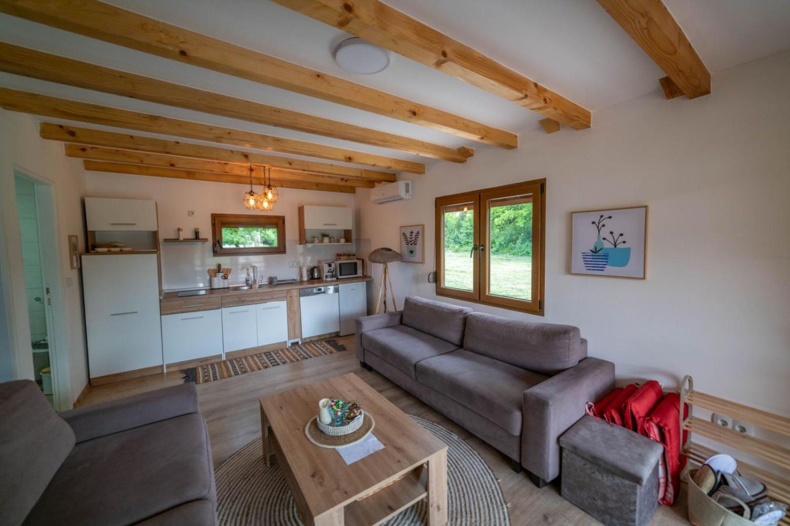 Sweet Home Visoko FREE PARKING, AC, RENT A CAR