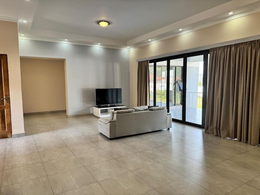 Aaru house