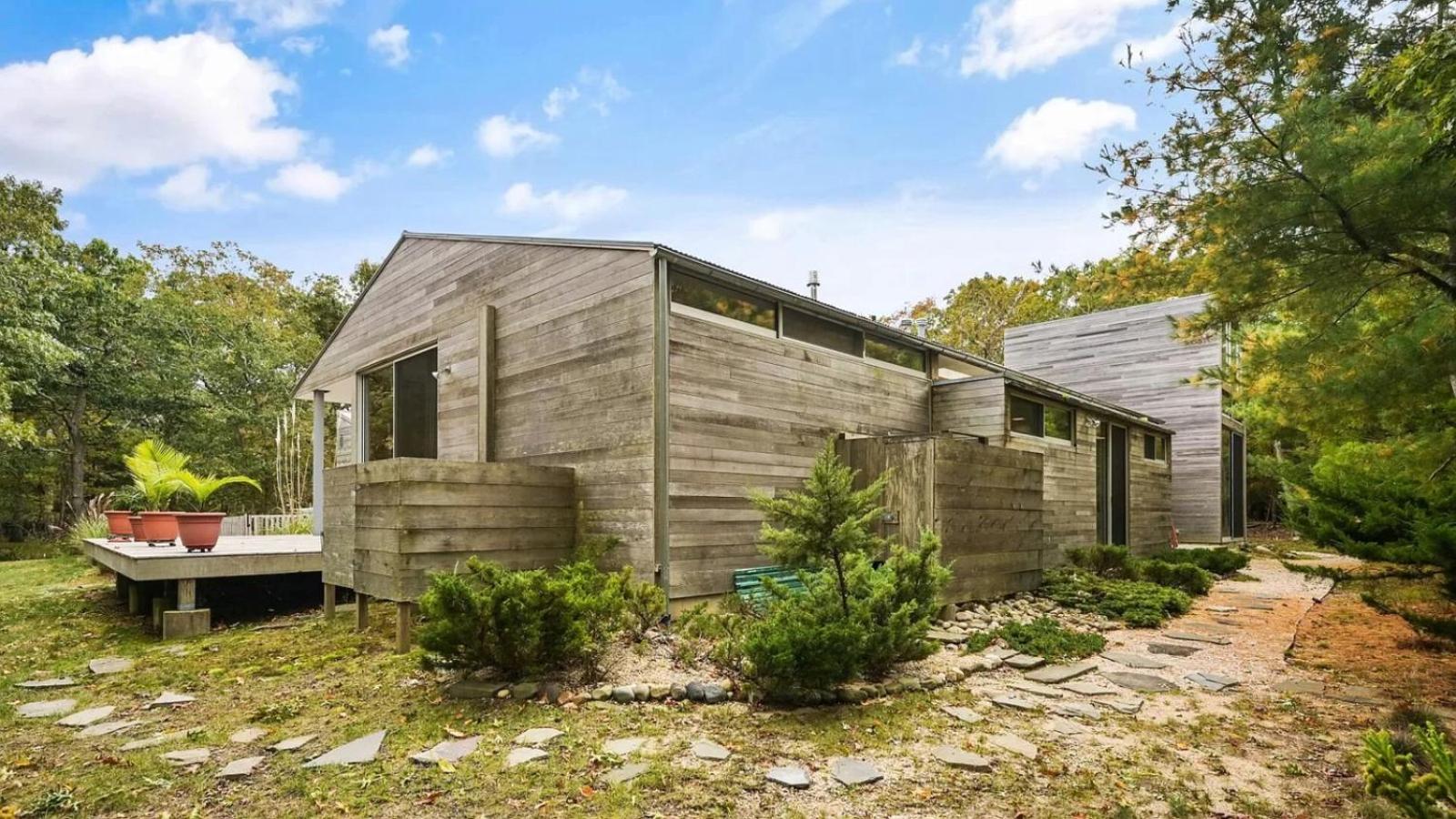 Villa Spectrum Luxury Villa with Pool & Outdoor Shower in East Hampton