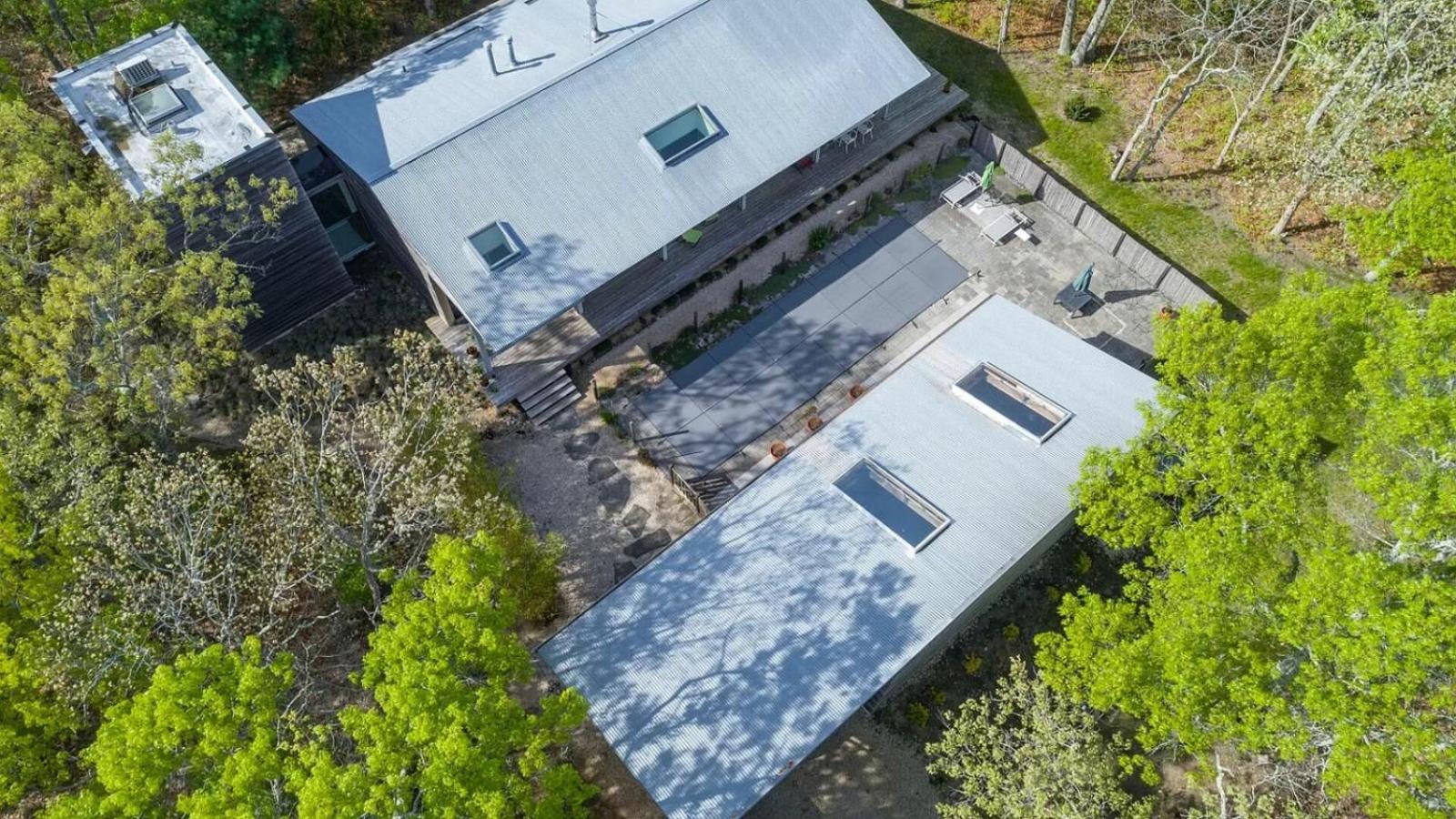 Villa Spectrum Luxury Villa with Pool & Outdoor Shower in East Hampton