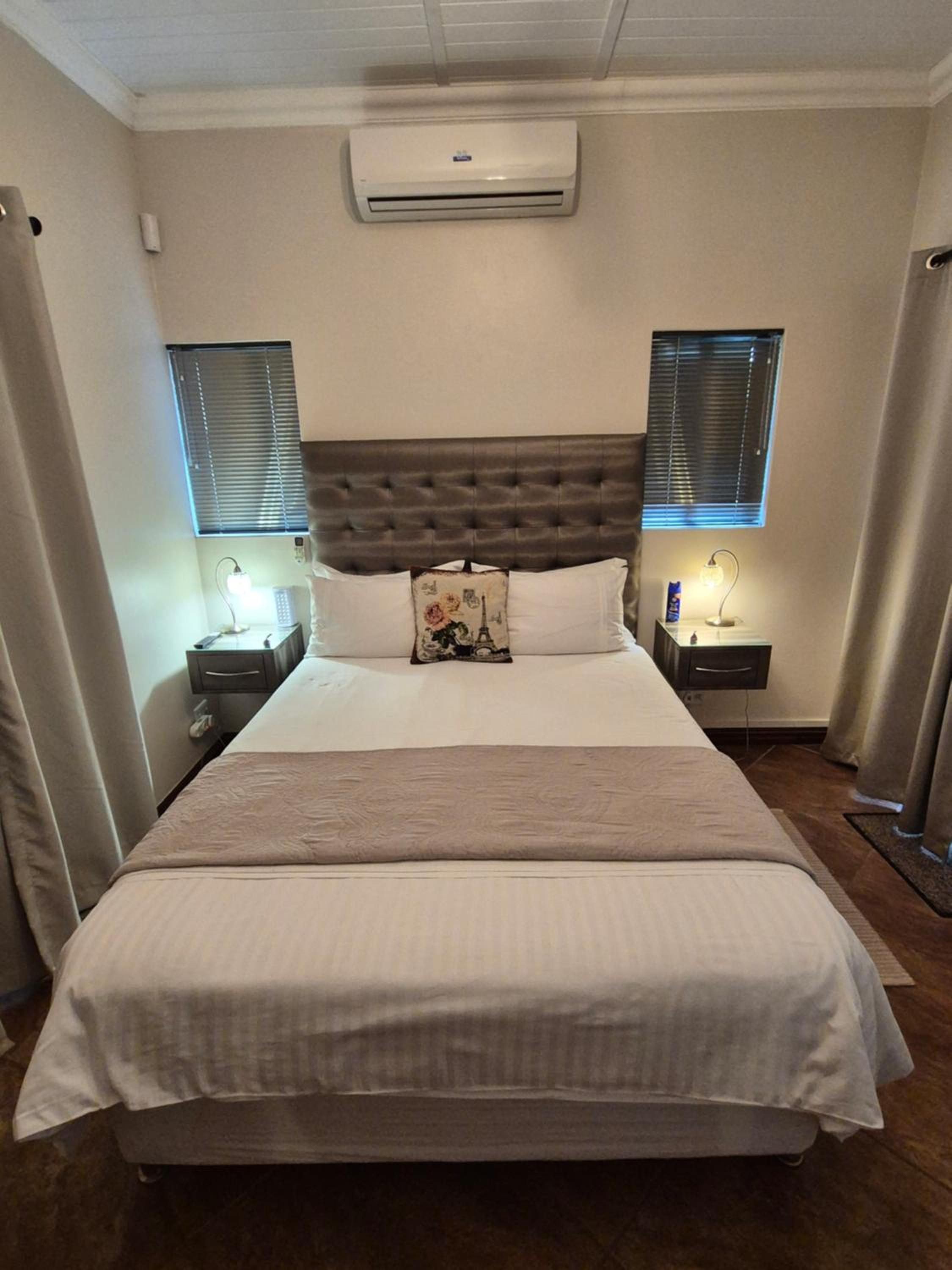 On The Square Accommodation view 3