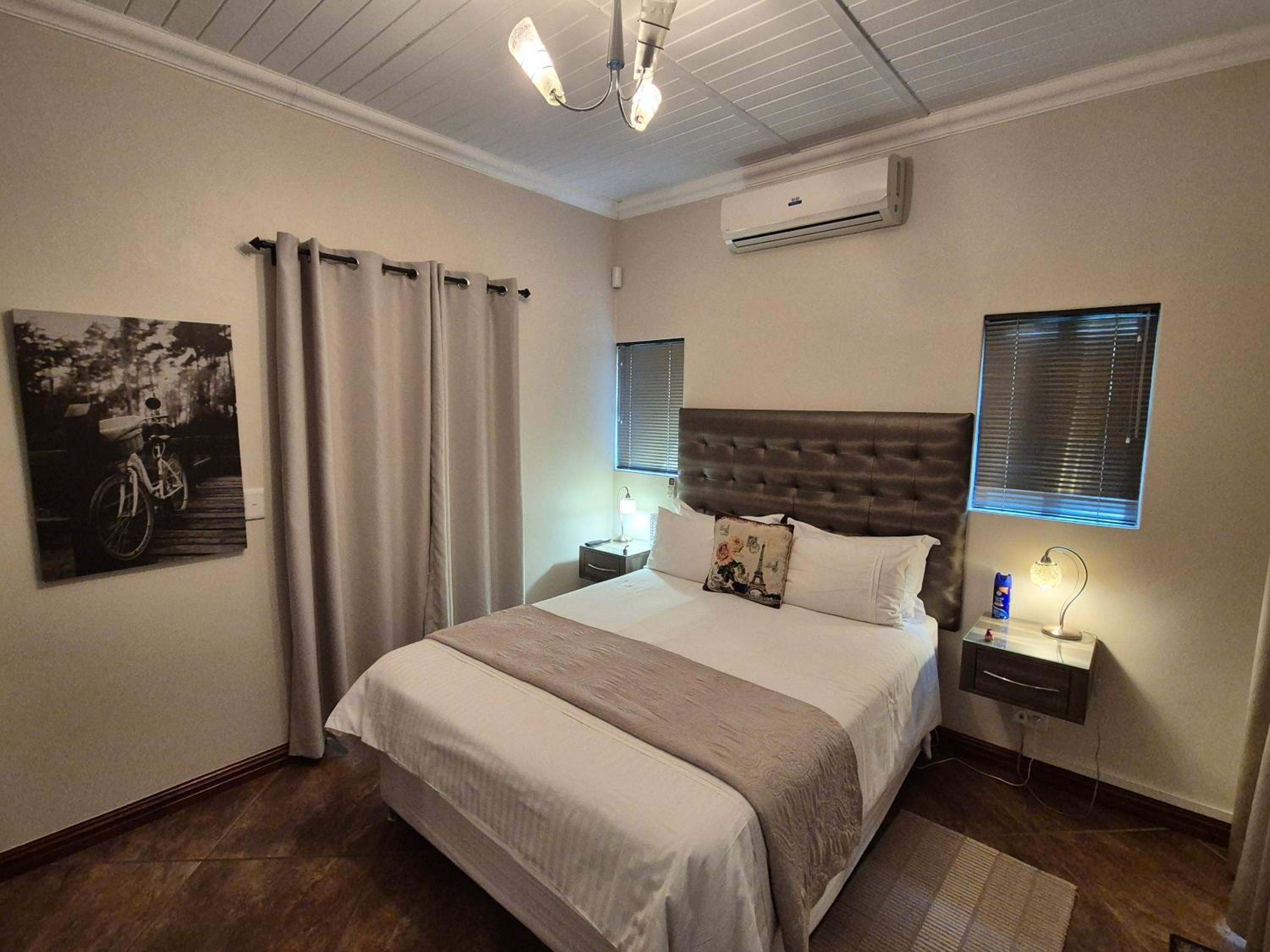On The Square Accommodation view 4